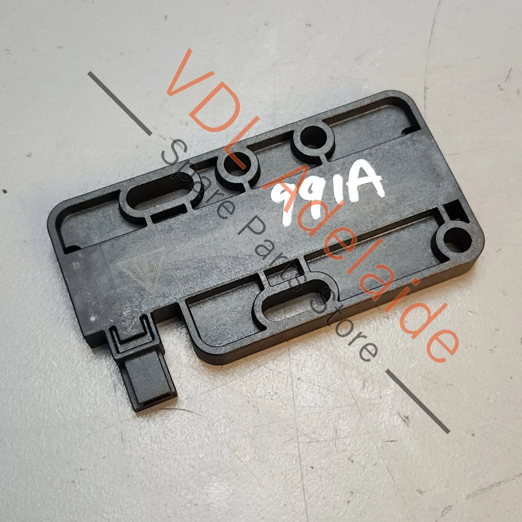 Porsche Inner Antenna Aerial Amplifier 7PP962132A