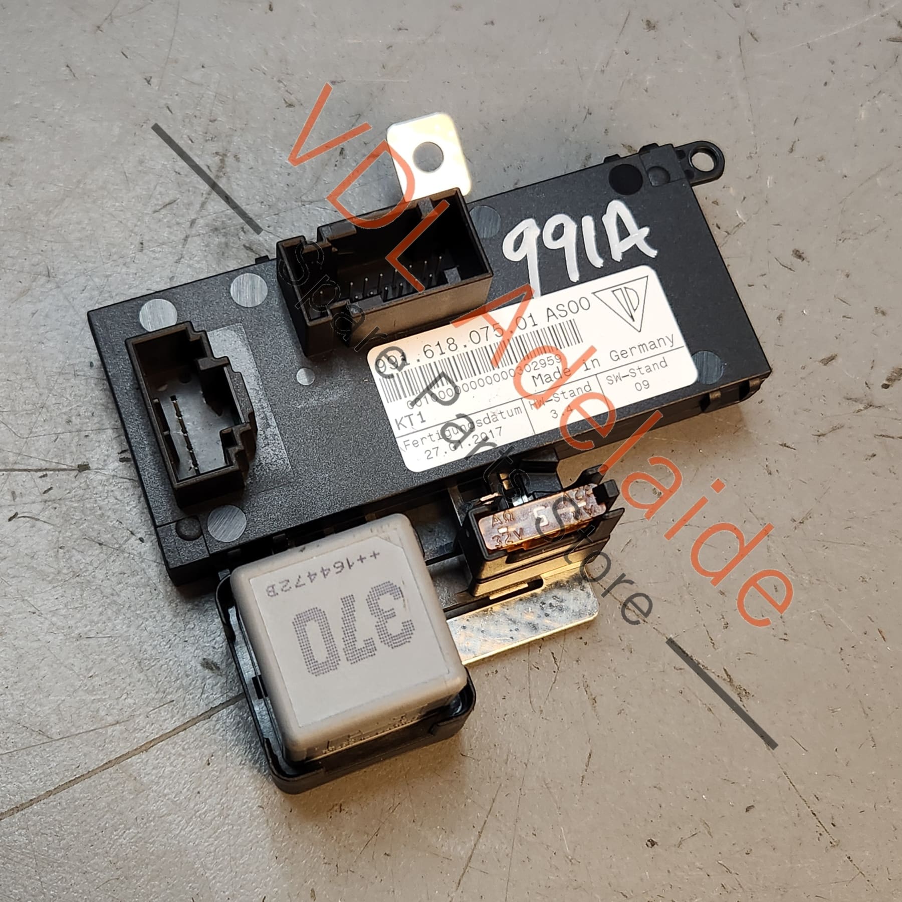 Porsche 911 991 Battery Isolation Main Fuse Board 99161807501