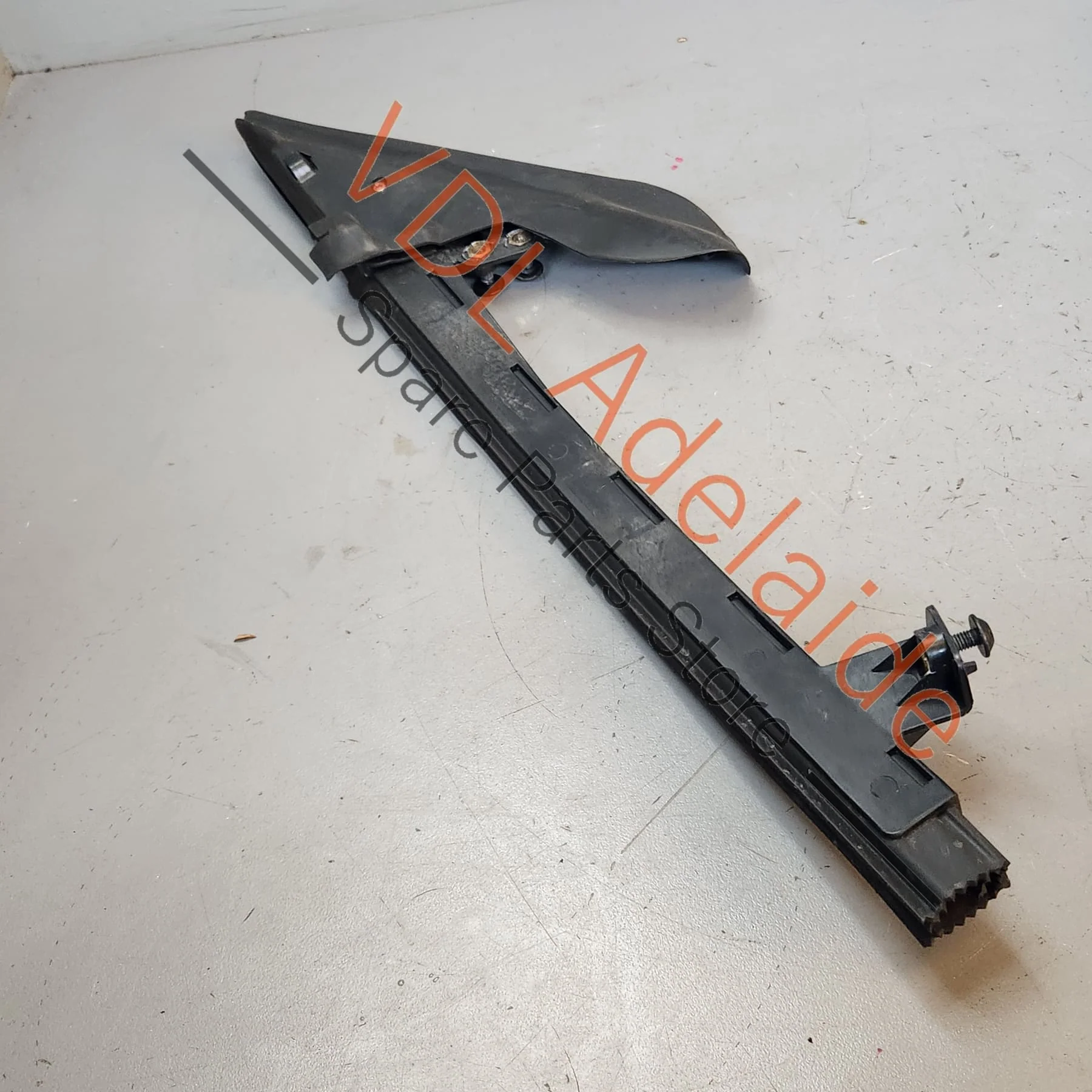 Porsche 911 Front Left Window Guide Channel 99153743104 99153754102 - Image 8