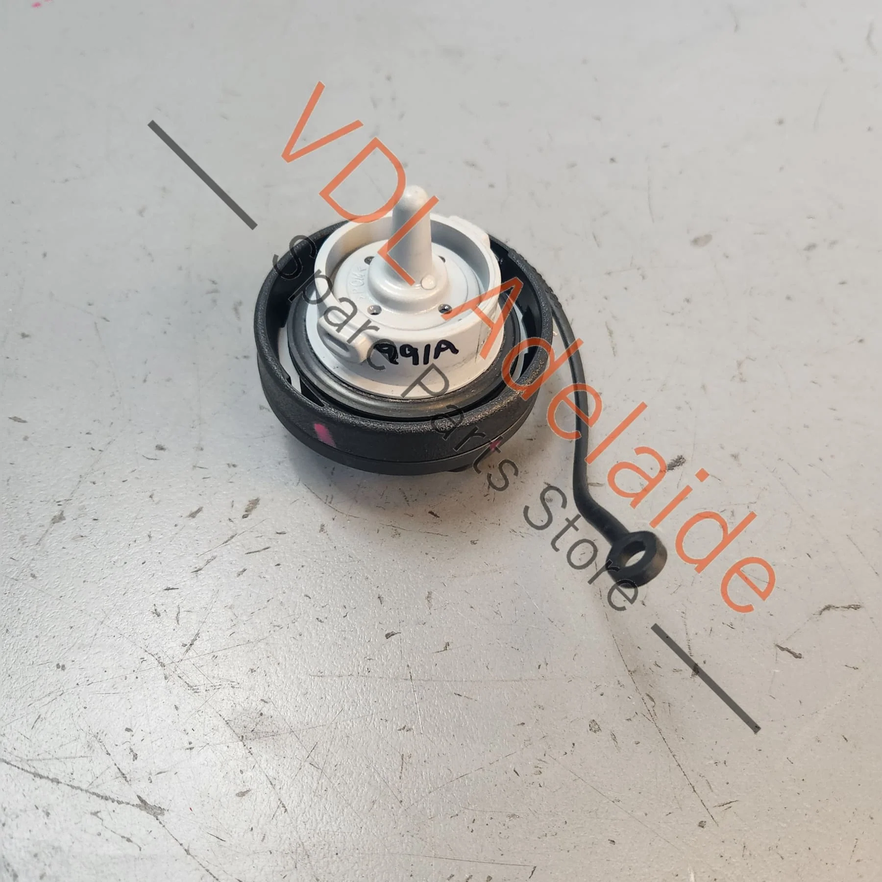 Porsche 911 Petrol Gas Fuel Cap 99120124101 - Image 2