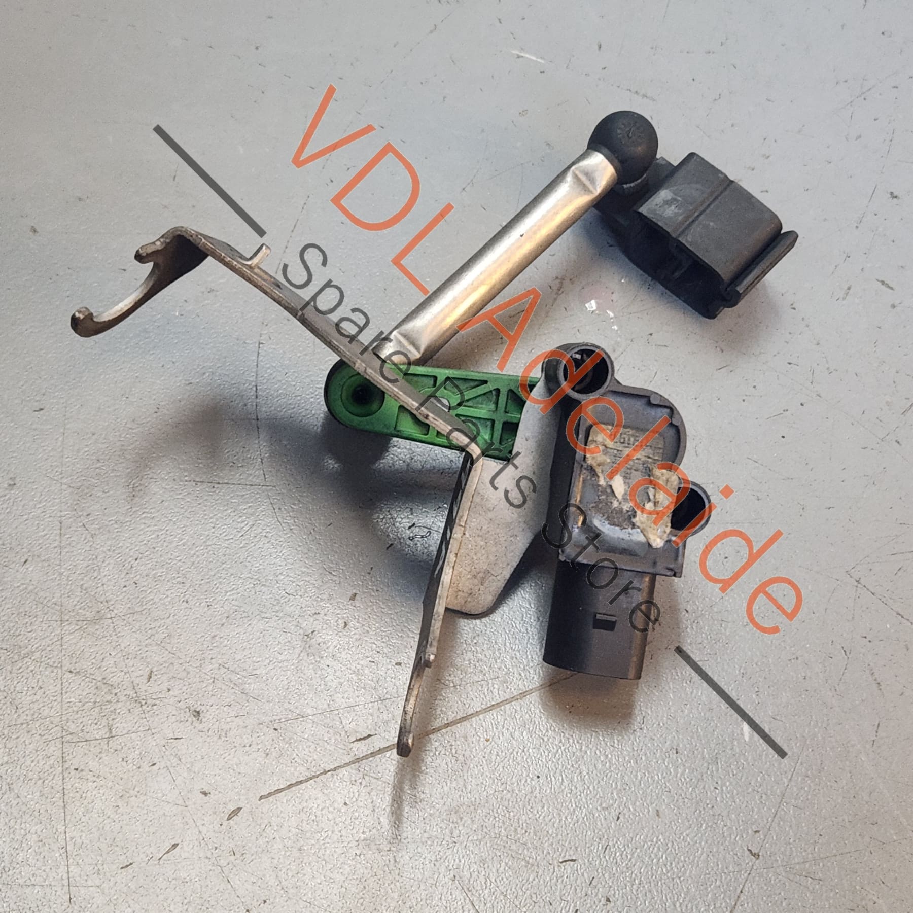 Porsche 911 Rear Left Suspension Level Sensor 99133303100