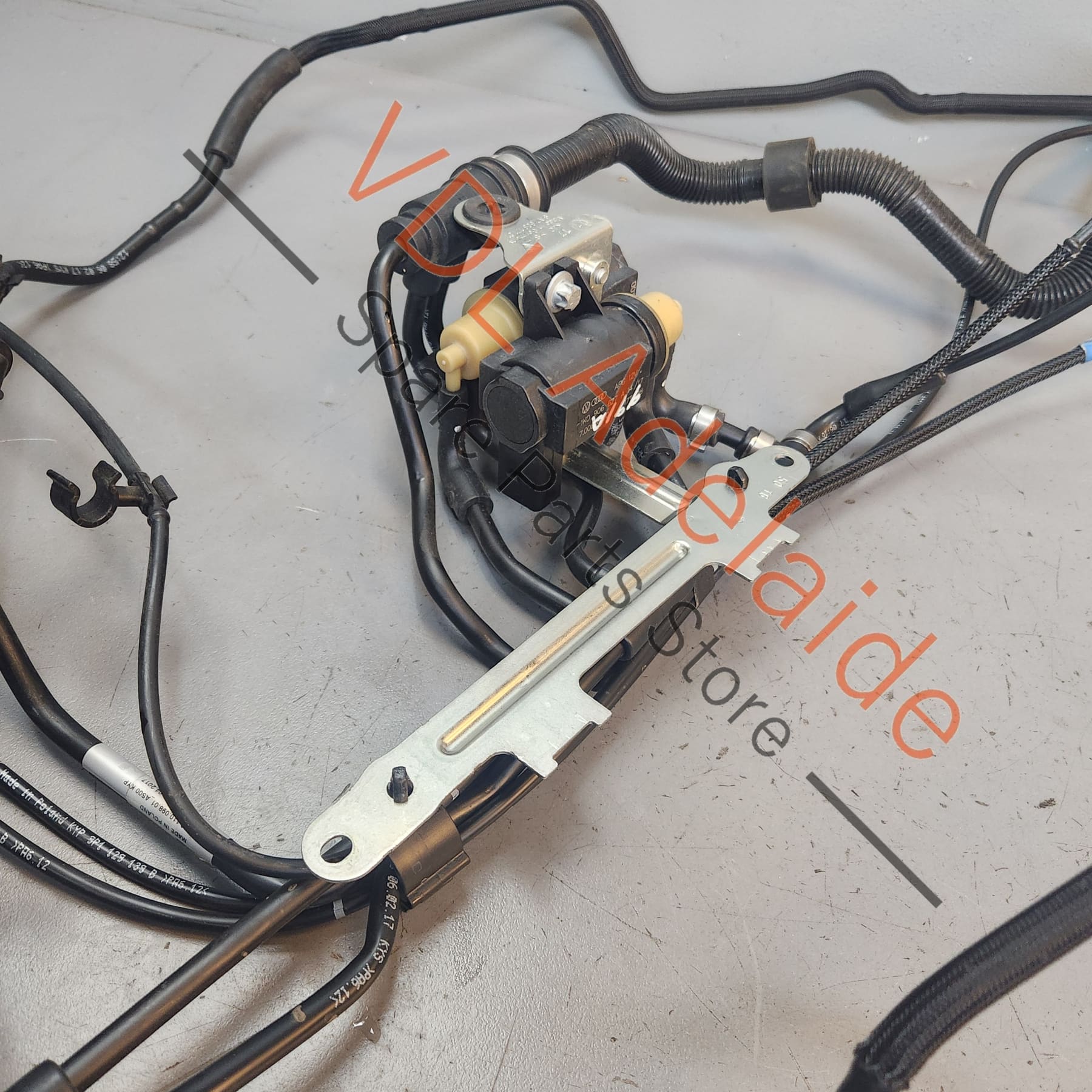 Porsche 911 Vacuum Pressure Converter with Hoses 9A790662700 PAB906627A 1K0906627A - Image 6