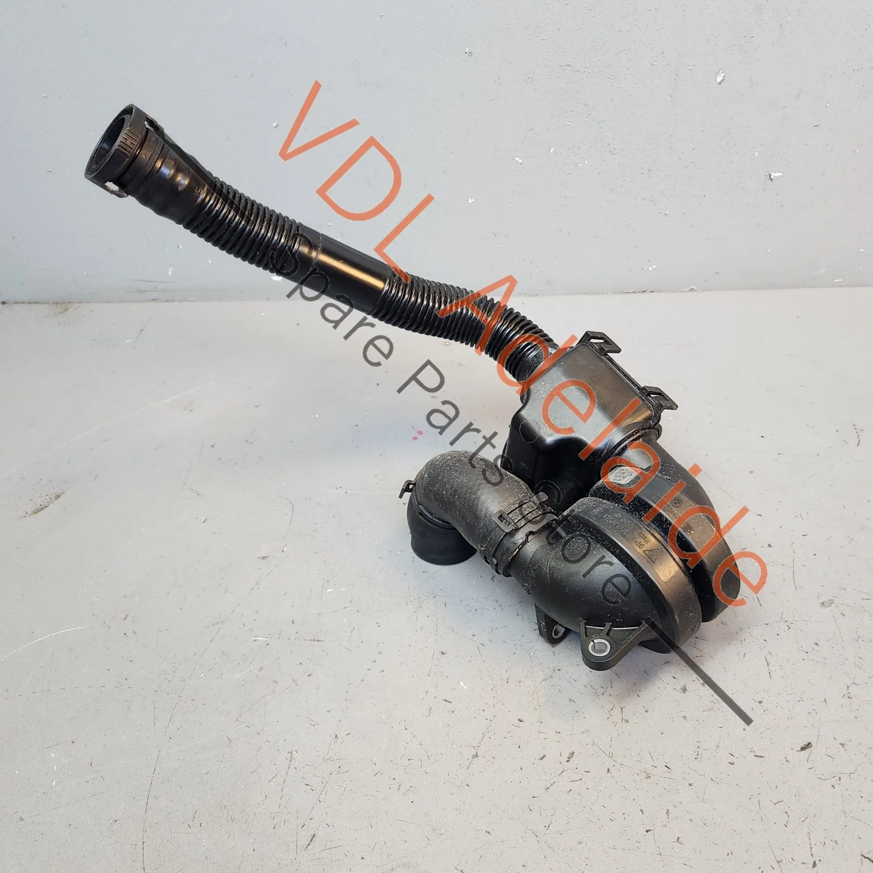 Porsche 911 Left Side Engine Air Pipe with Diaphram - Image 5