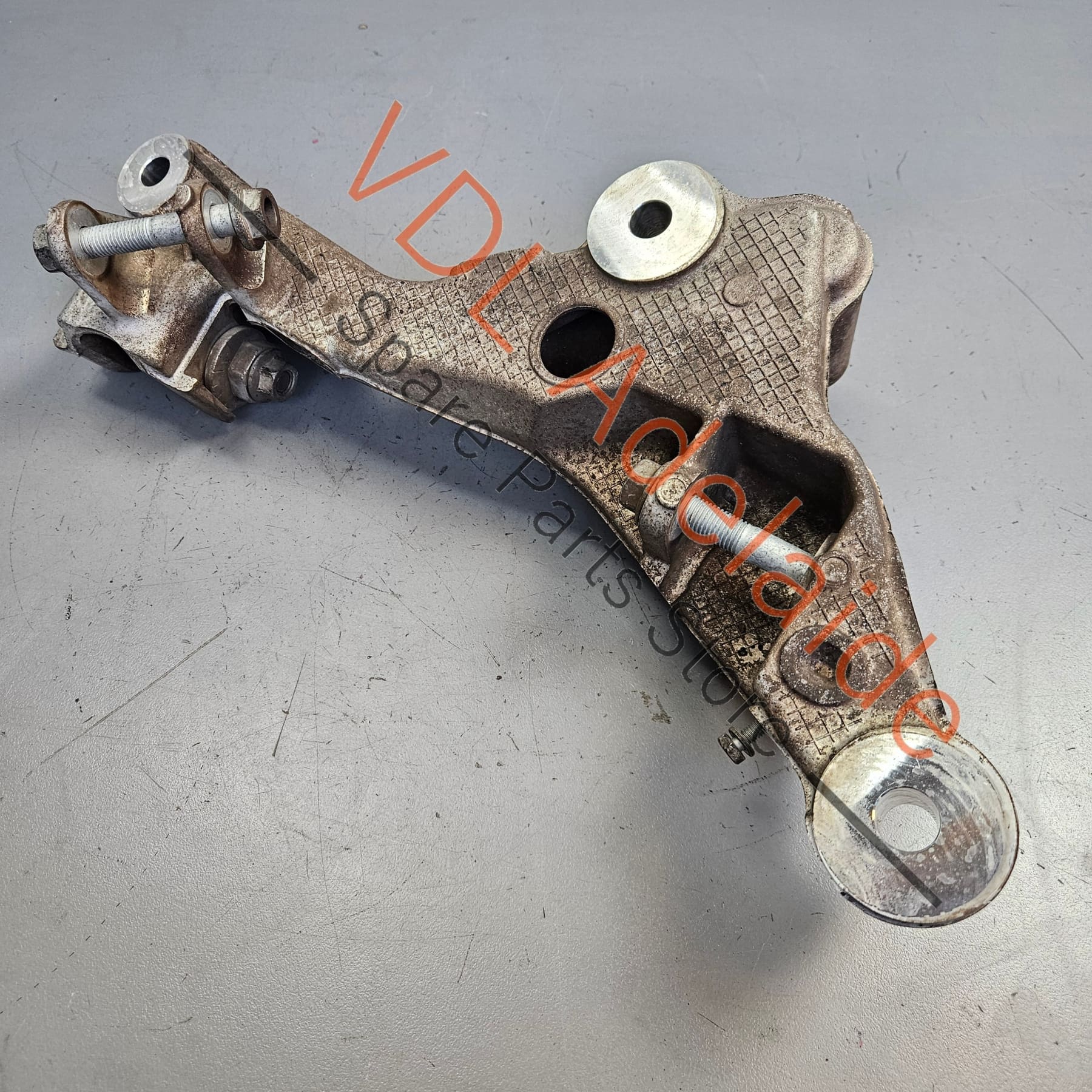 Porsche 911 Rear Suspension Mounting Bracket Left Side 9913315110 99133115111 - Image 6