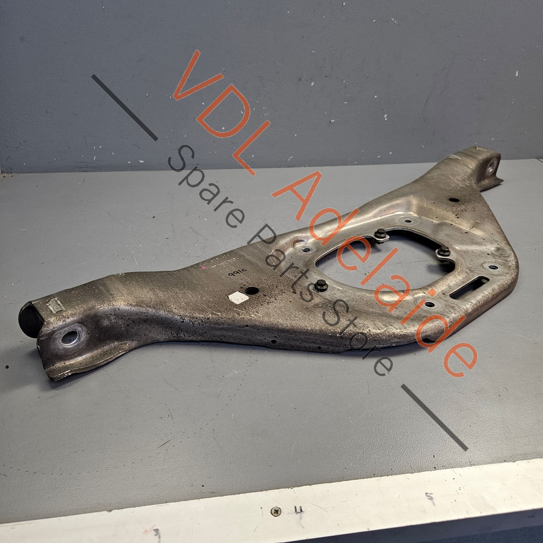 Porsche 911 Engine Mounting Bracket 9A137501408 - Image 4