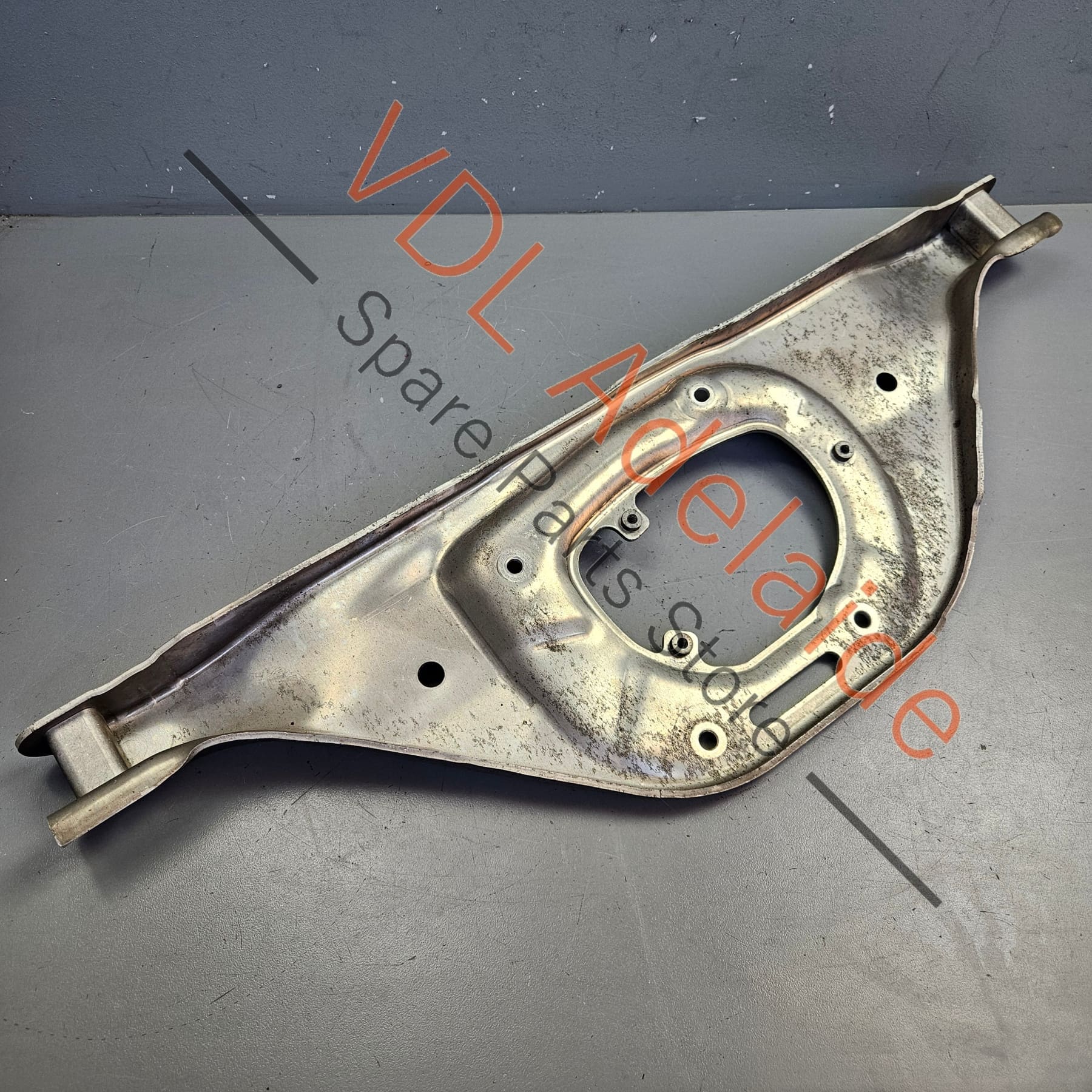 Porsche 911 Engine Mounting Bracket 9A137501408 - Image 5