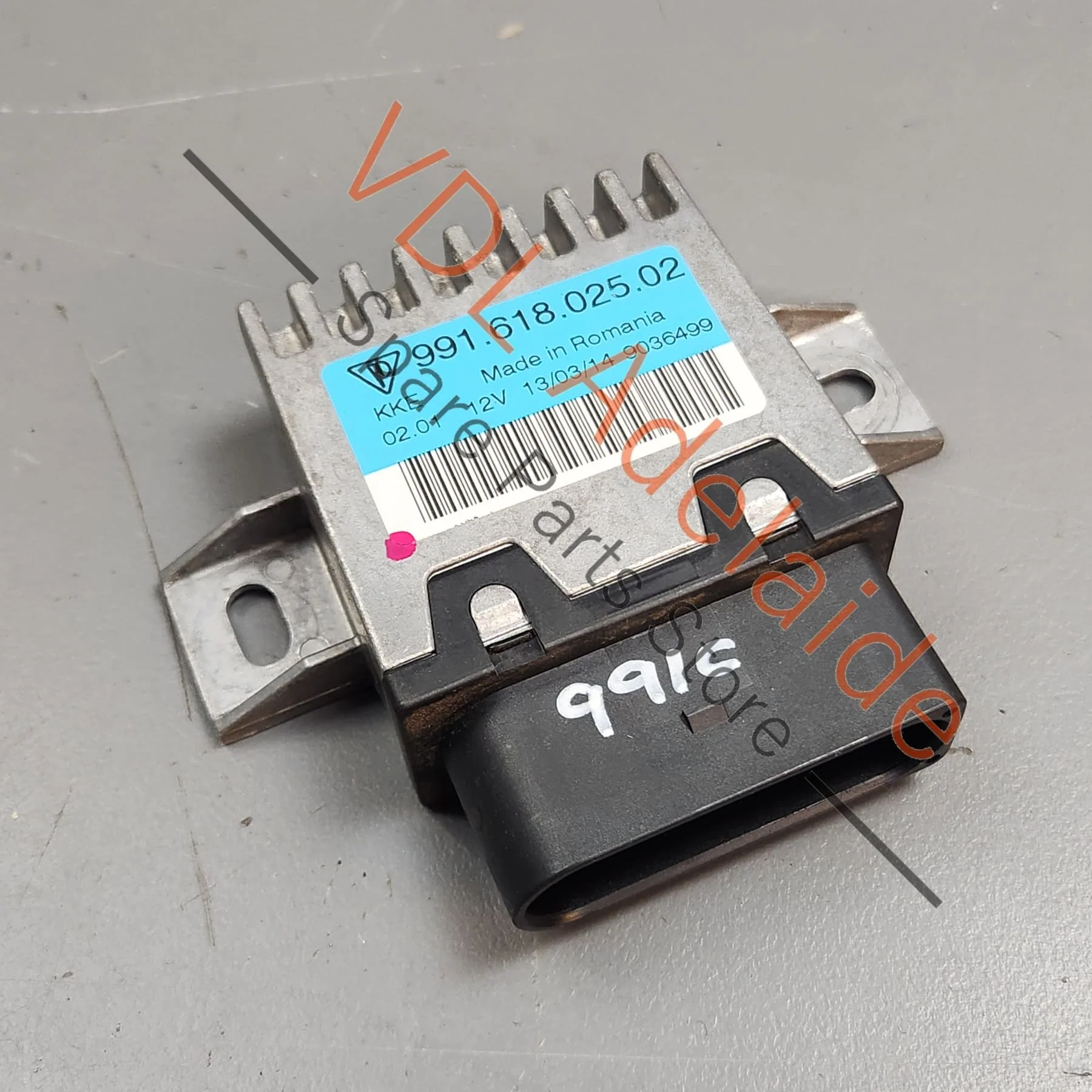 Porsche 911 Fuel Pump Control Module Unit 99161802502 99161802504