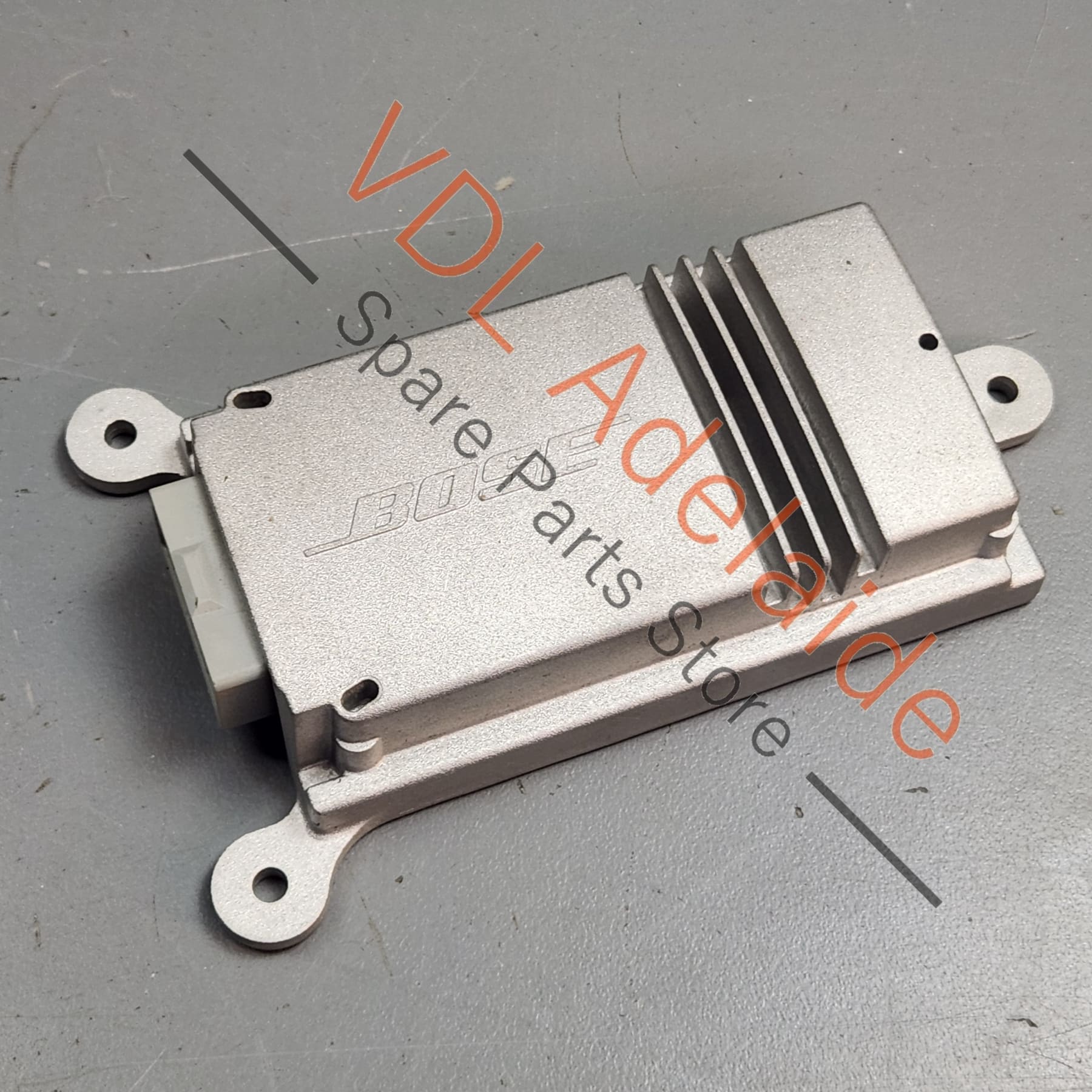 Porsche 911 991 Auxiliary amplifier for bass loudspeaker Subwoofer 9P1035465 99164556700