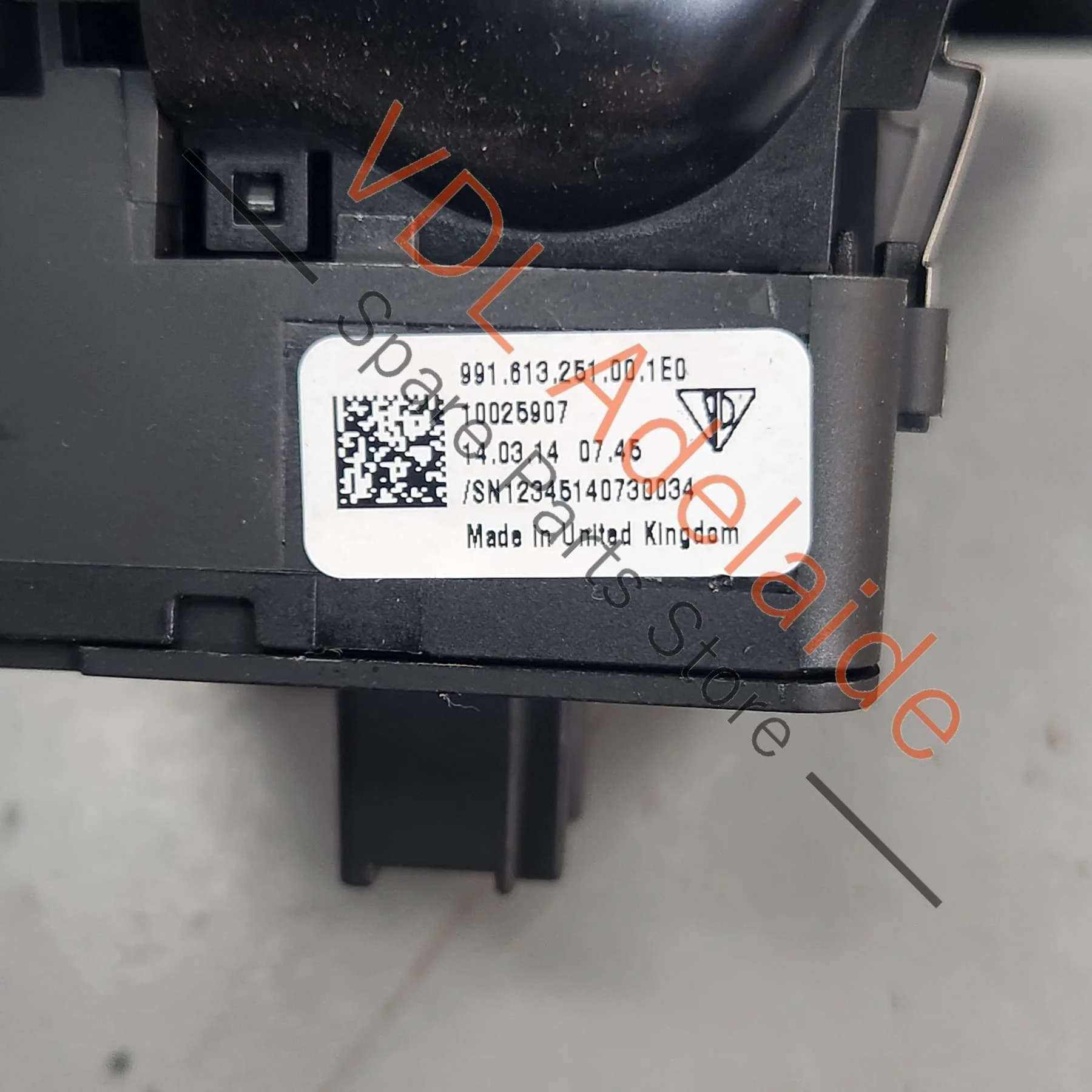 Porsche 911 991 Electric Park Brake Switch Button 99161325100 1E0 99161325101 1E0 - Image 2