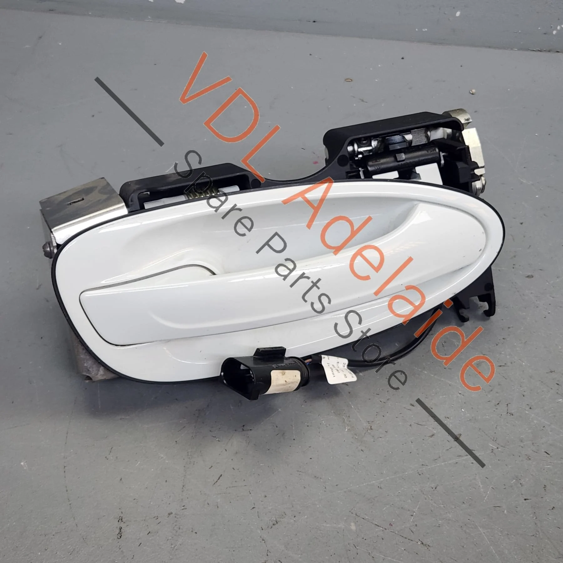 Porsche 911 991.1 Right Side Exterior Door Handle Assembly for RHD 99153764605 99153761402 99153891204
