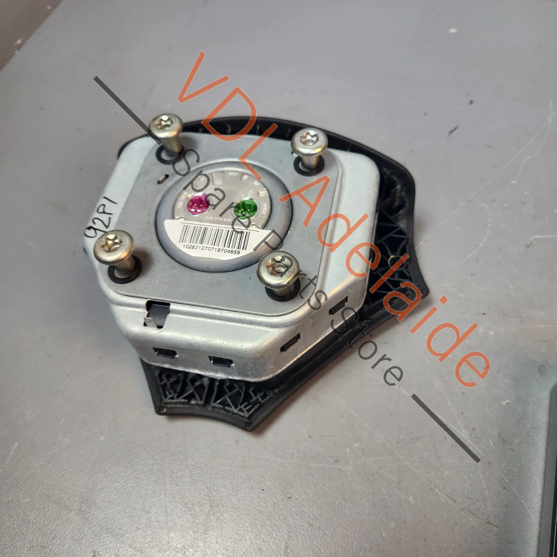 Porsche Cayenne 9PA 955 957 Steering Wheel Airbag
95580307532 - Image 2
