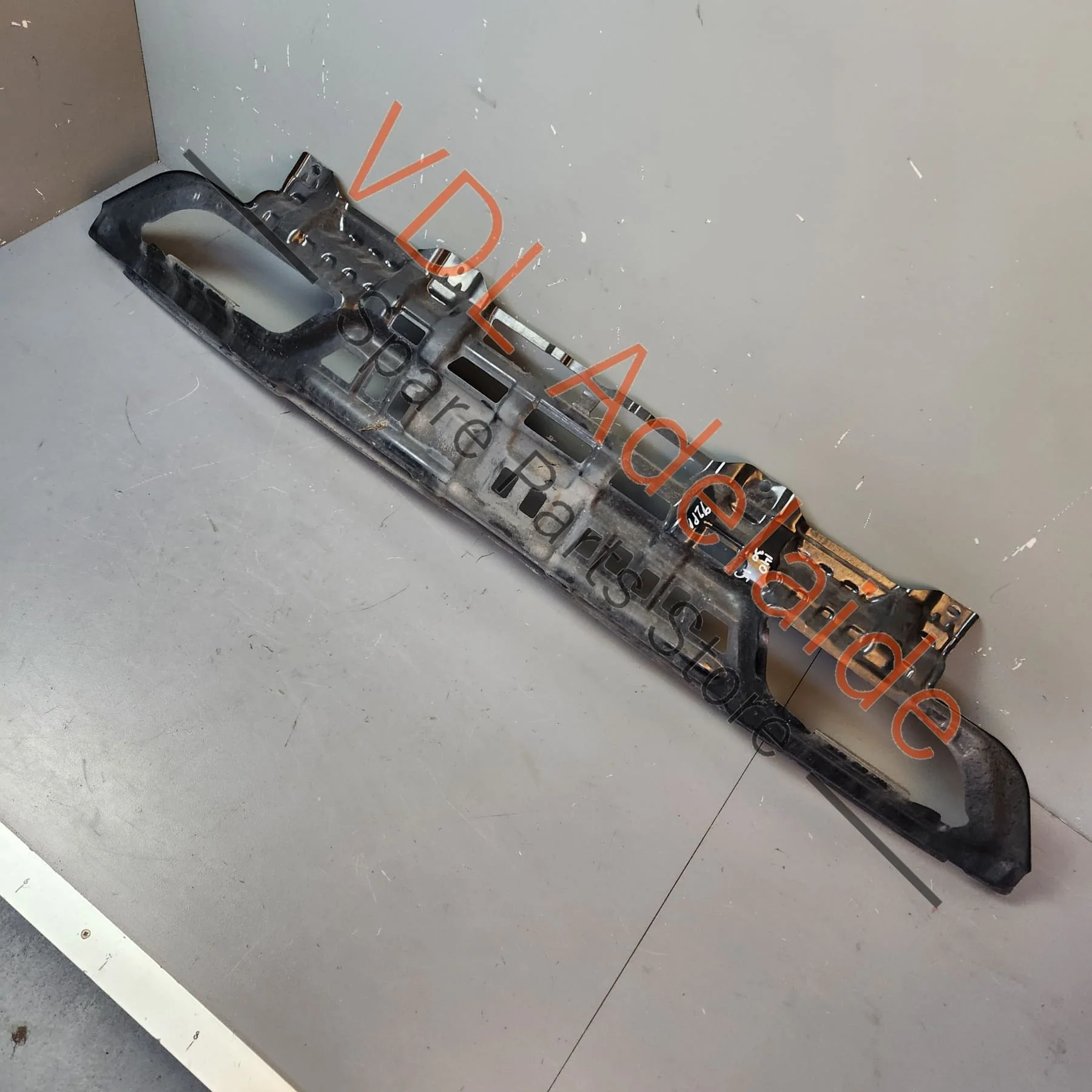Porsche Cayenne 9PA 955 957 Rear Bumper Lower Retaining Bracket Mount - Image 3