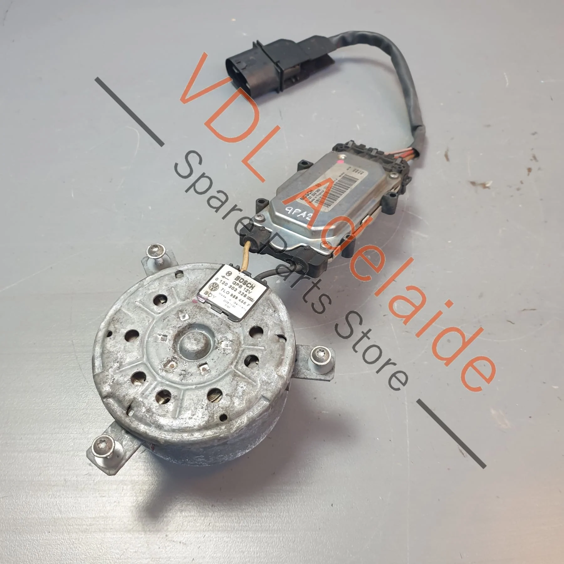 Porsche Cayenne Audi Q7 VW Touareg Small Radiator Fan Motor 0130303326 7L0959455F 95562413400 95562413401