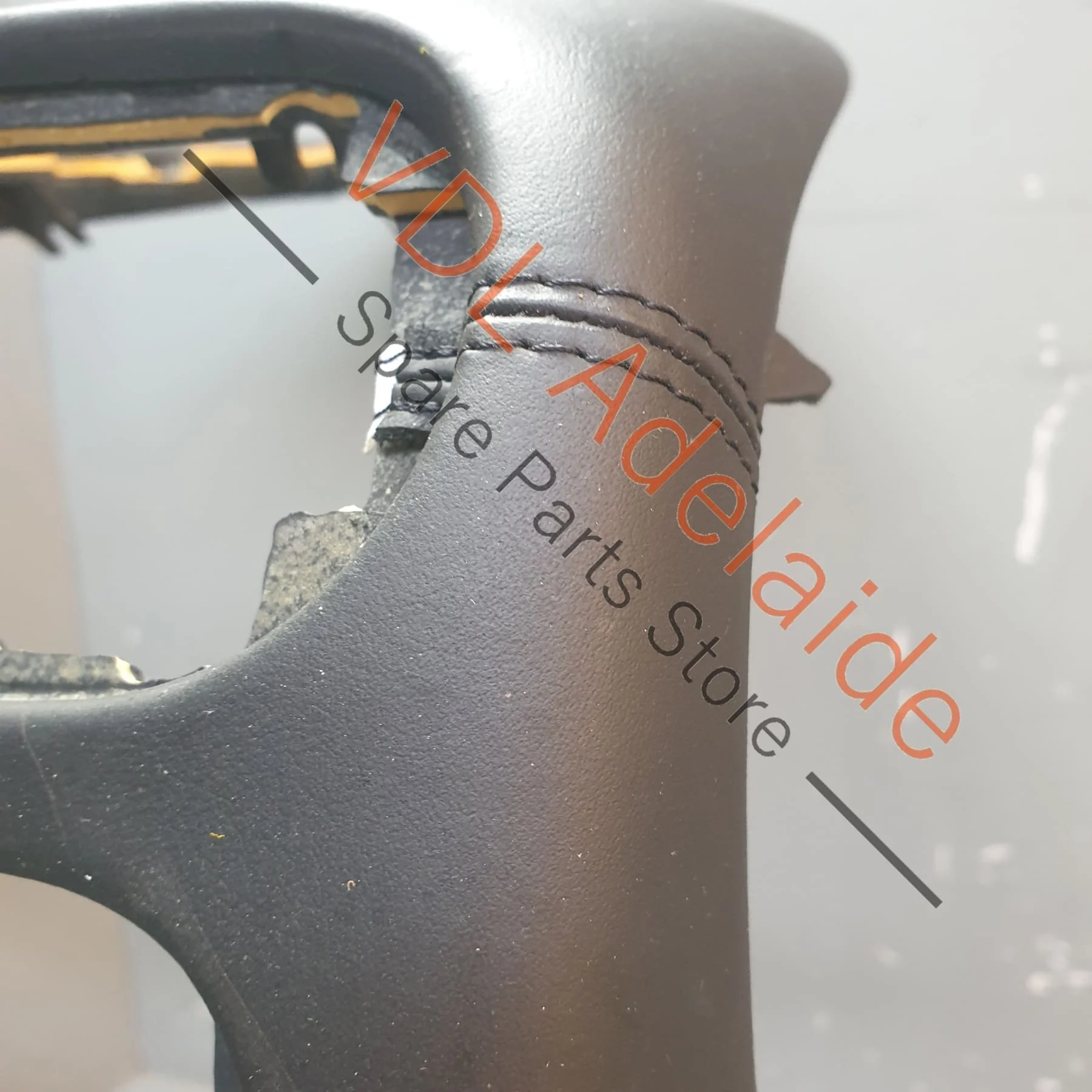 Porsche Cayenne 9PA 955 957 GTS Leather Centre Console Dashboard Trim Middle 95555208701 - Image 4