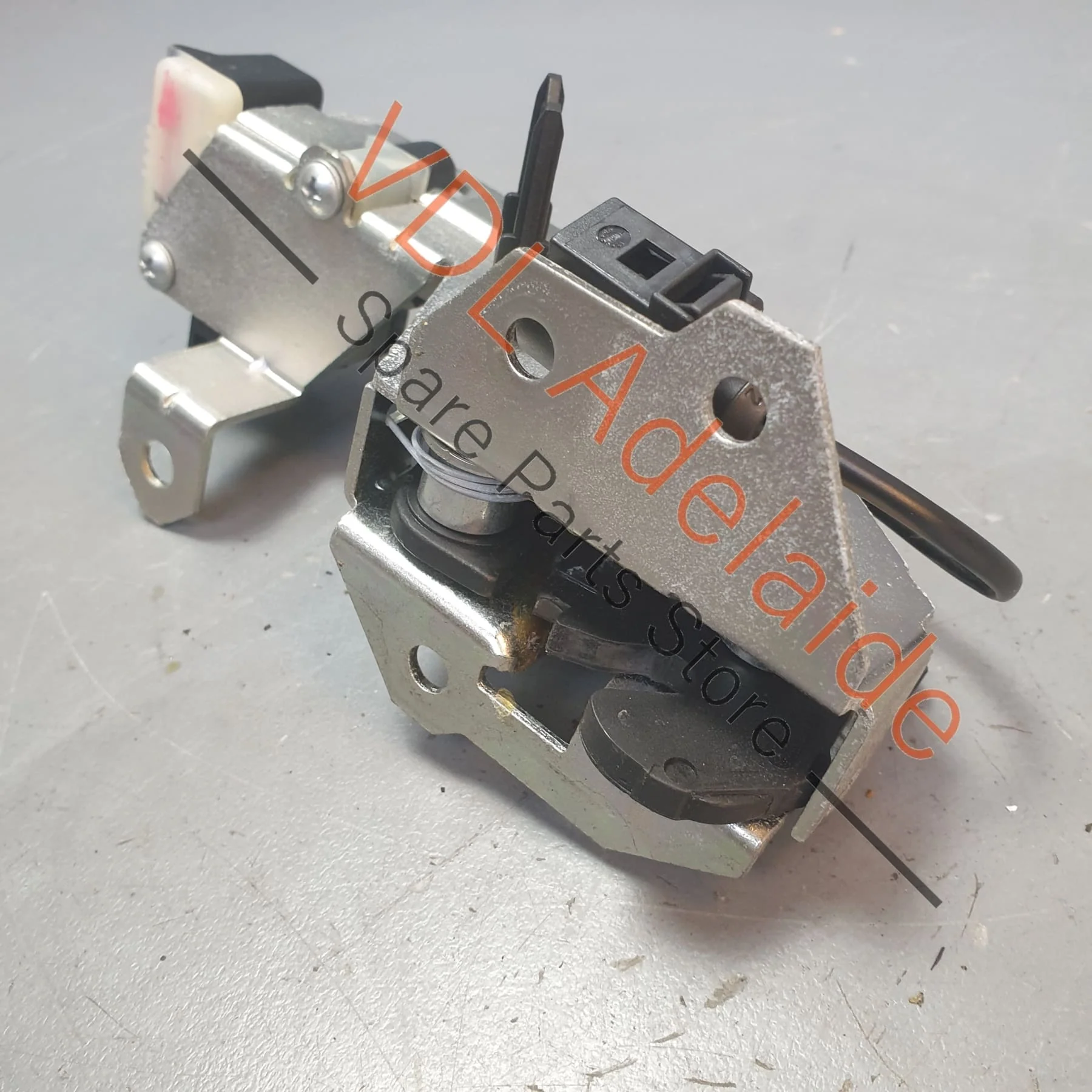Porsche Cayenne Touareg Rear Boot Window Latch Catch 7L0827506E - Image 7