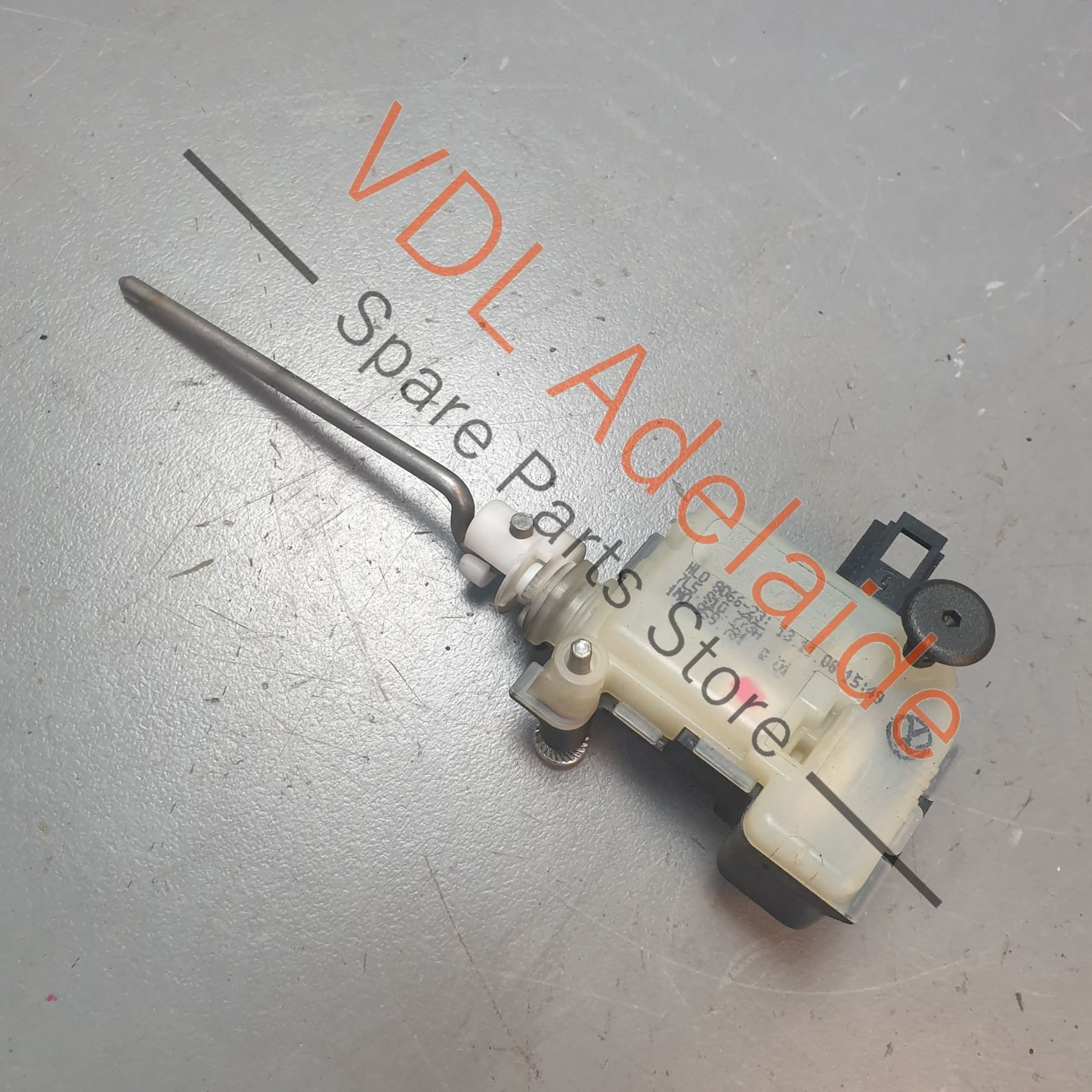 Porsche Cayenne 9PA 955 957 Fuel Door Release Mechanism Actuator 95562477302 7L5810773