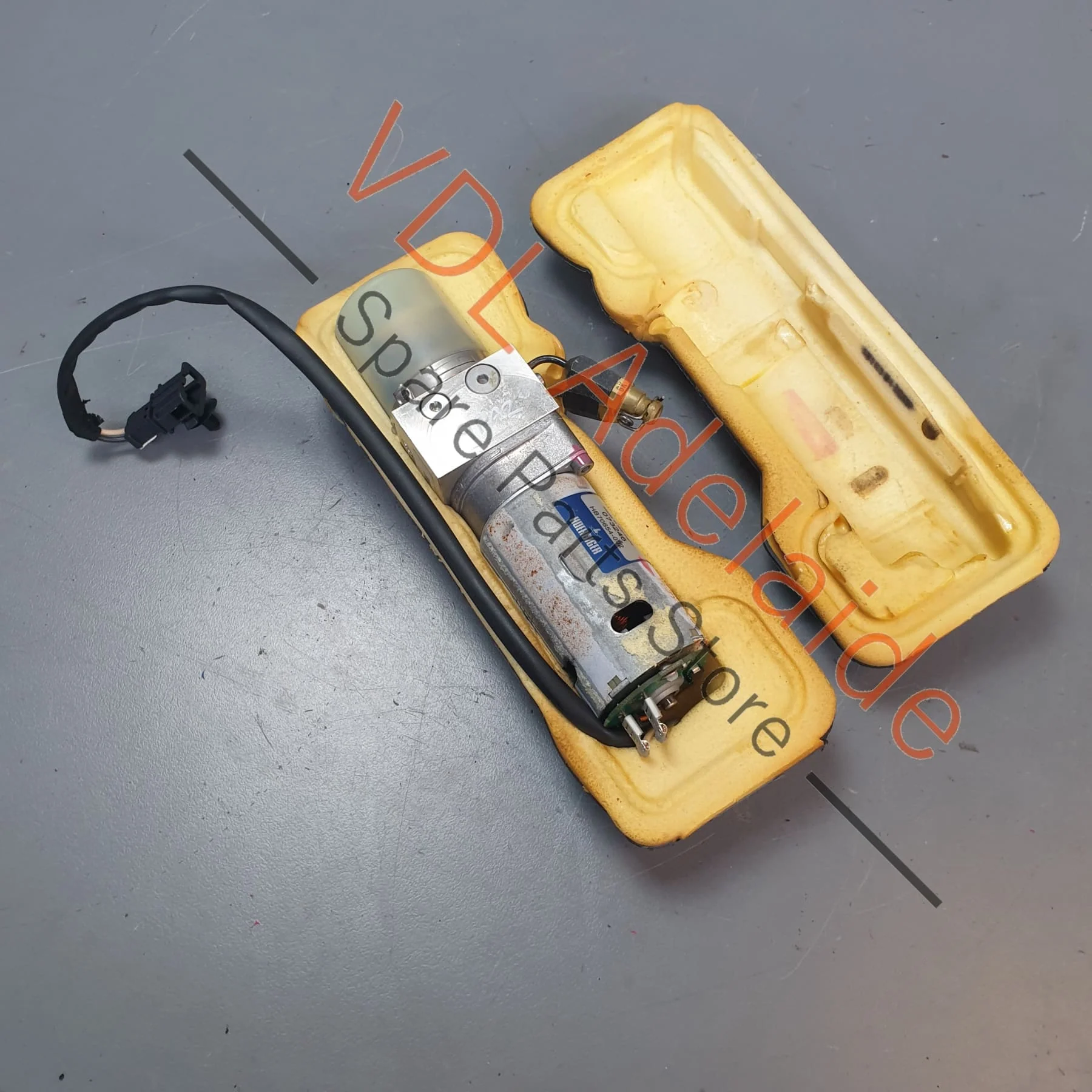 Porsche Cayenne 9PA Hydraulic Pump Motor for Electric Powerlift Automatic Tailgate Mechanism 95551244900 7L5827449