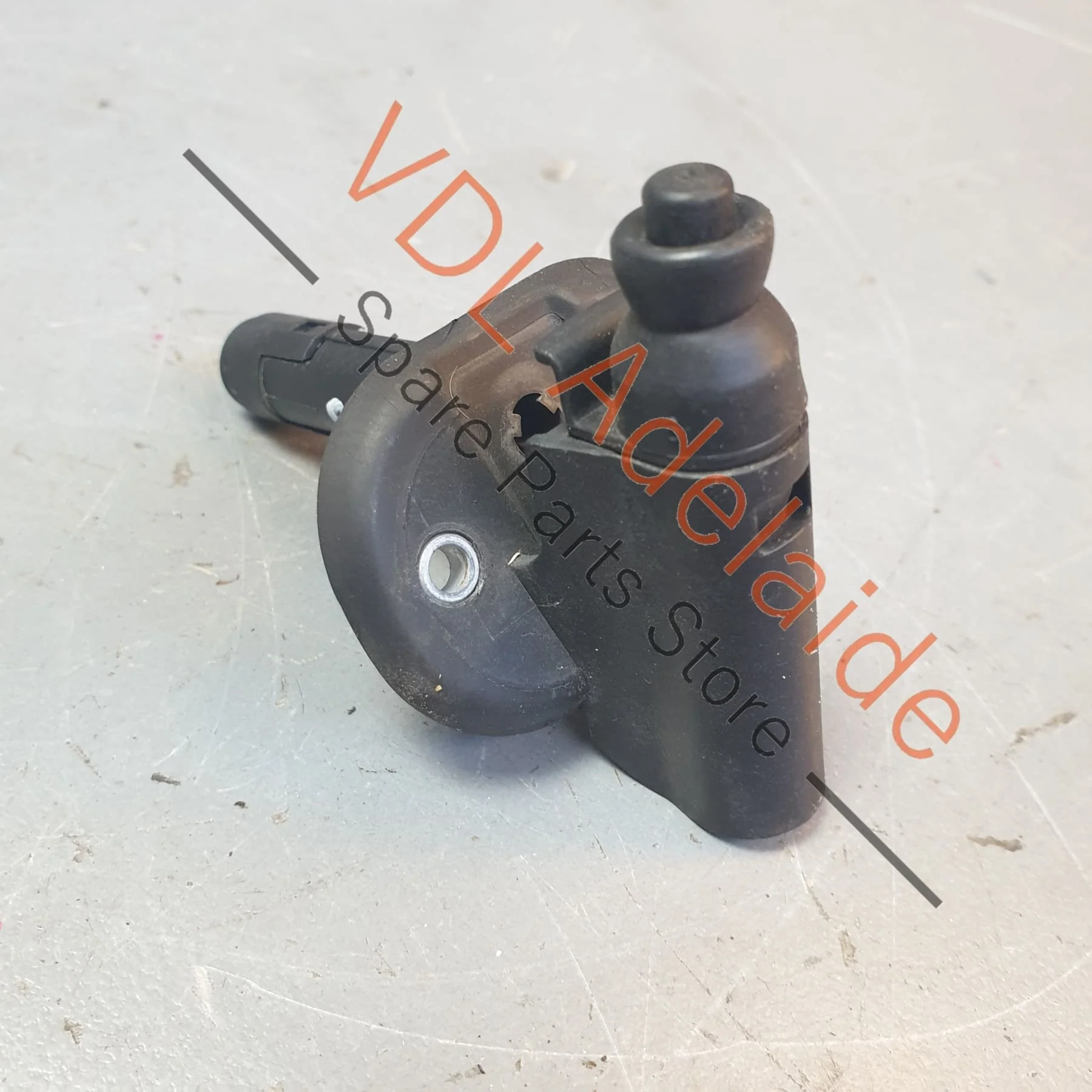 Porsche Cayenne 9PA Fuel Door Release Actuator 7L5810899 - Image 2