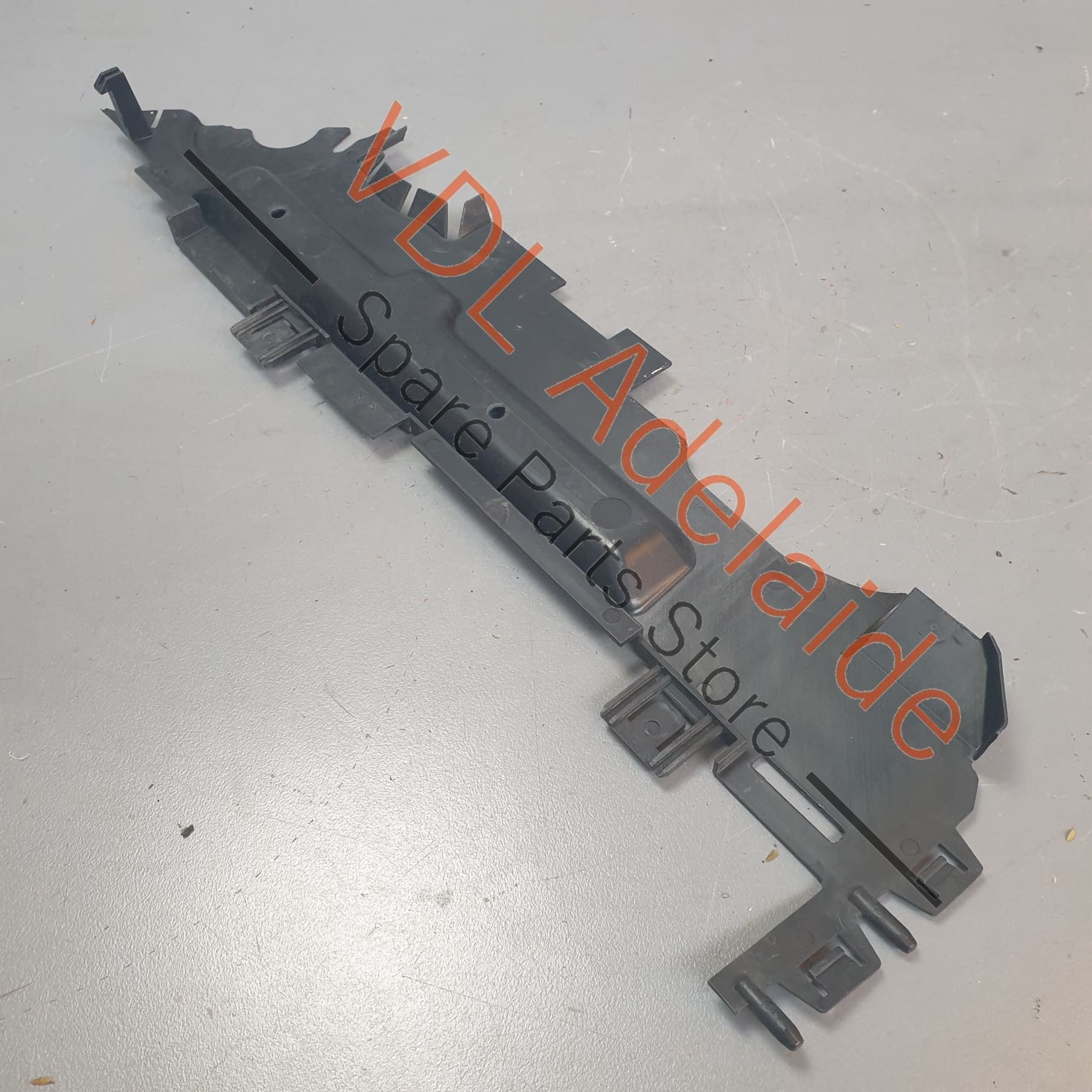 Porsche Cayenne E3 9YA 9YB Centre Front Radiator Support Air Guides Pair 9Y0121707D L & 9Y0121707D R