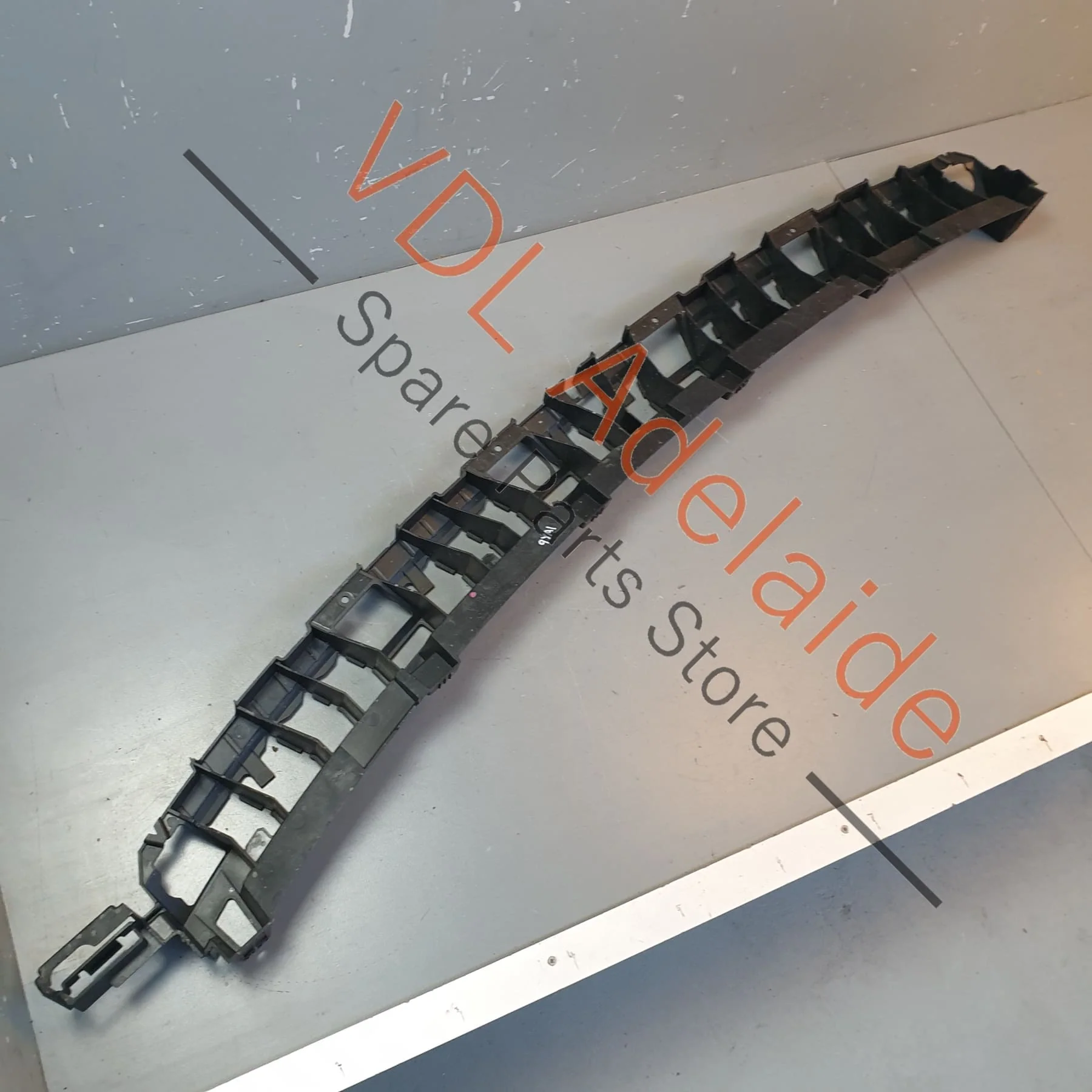 Porsche Cayenne E3 Rear Bumper Centre Middle Securing Strip Bracket 9Y0807863 - Image 5