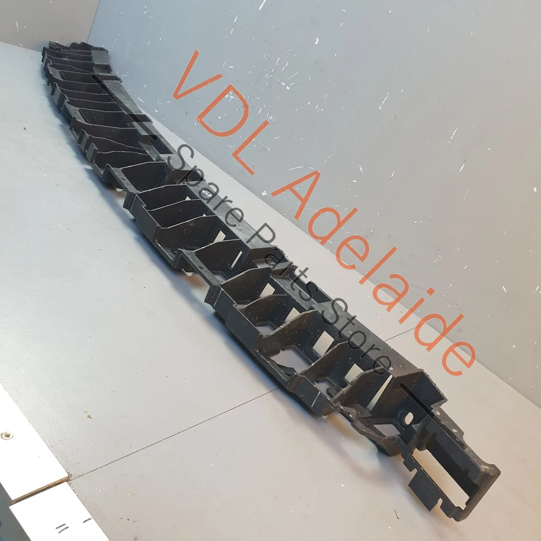 Porsche Cayenne E3 Rear Bumper Centre Middle Securing Strip Bracket 9Y0807863 - Image 7