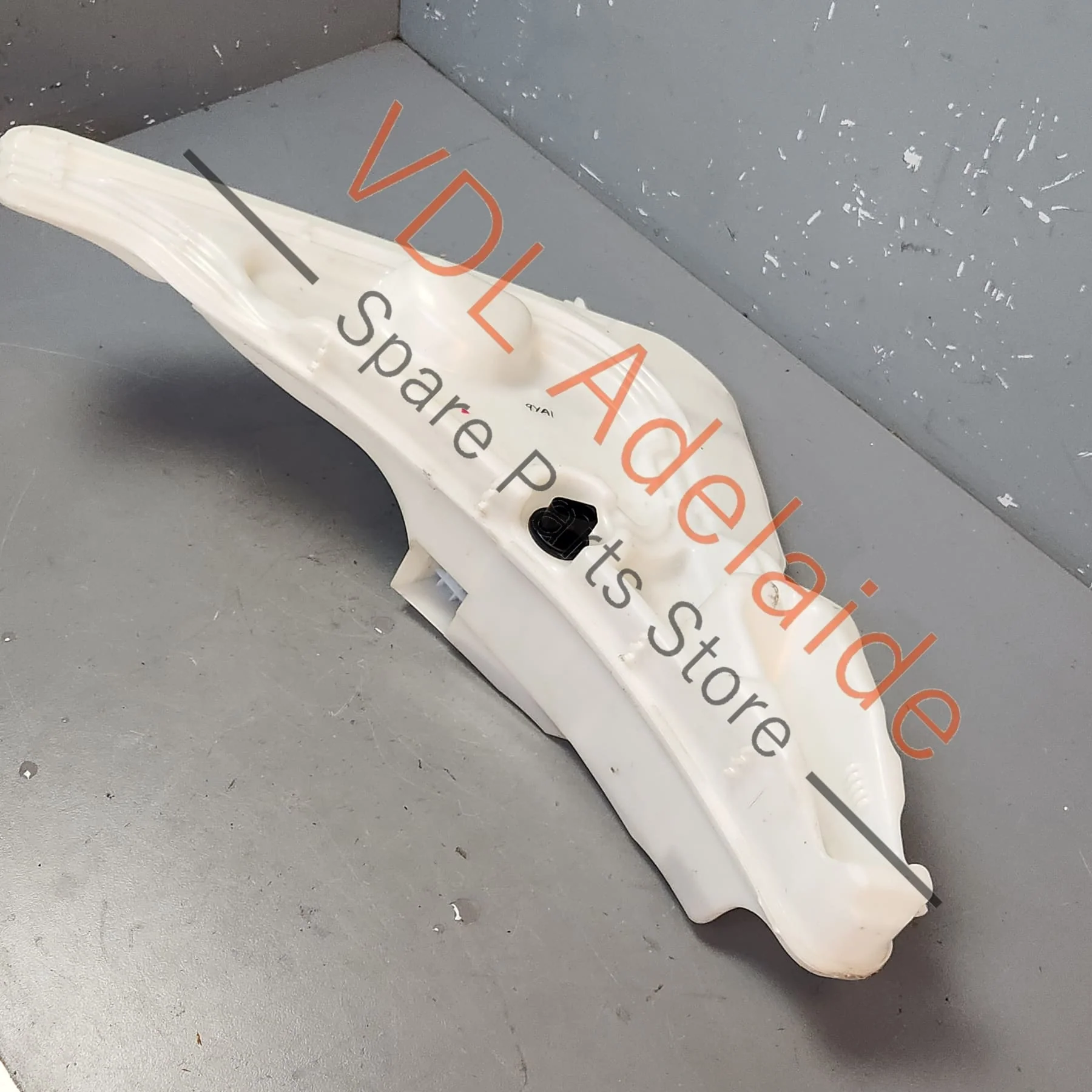 Porsche Cayenne E3 9Y Windscreen Washer Bottle Tank Reservoir 95895545201 4M0955452D