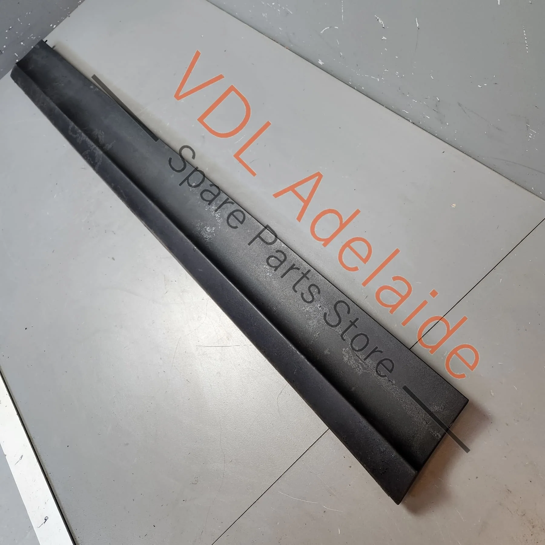 Porsche Cayenne E3 9Y Front Left Door Exterior Molding Trim 9Y0837095