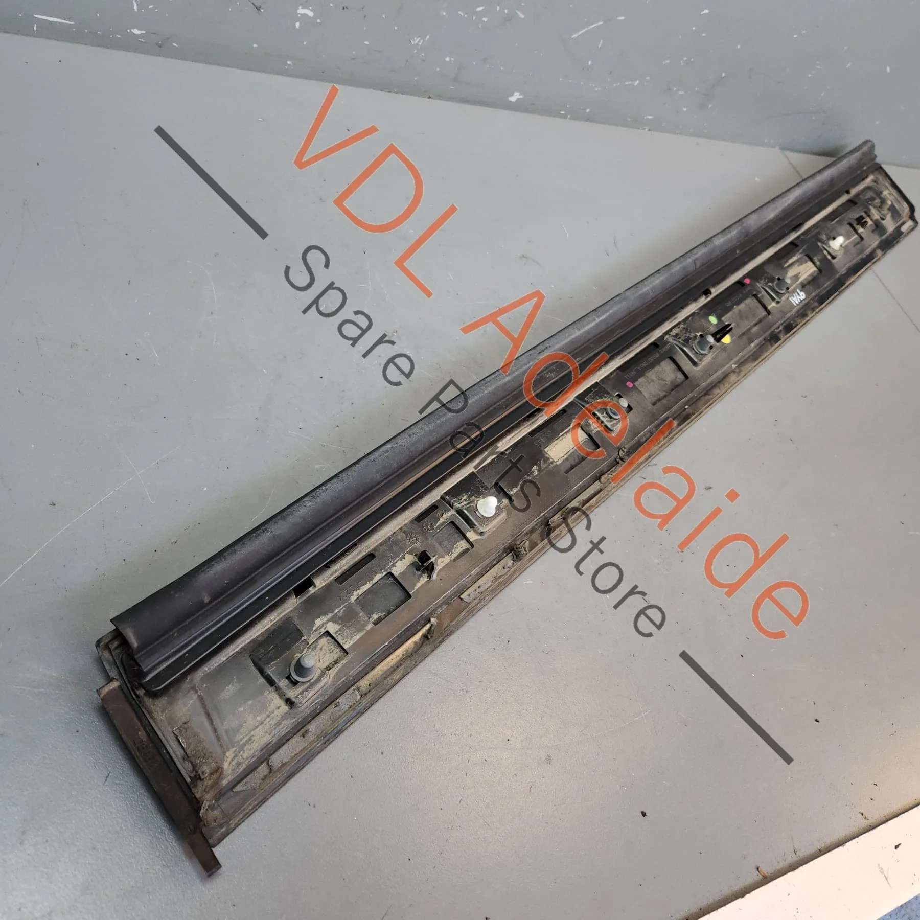 Porsche Cayenne E3 9Y Front Left Door Exterior Molding Trim 9Y0837095 - Image 8