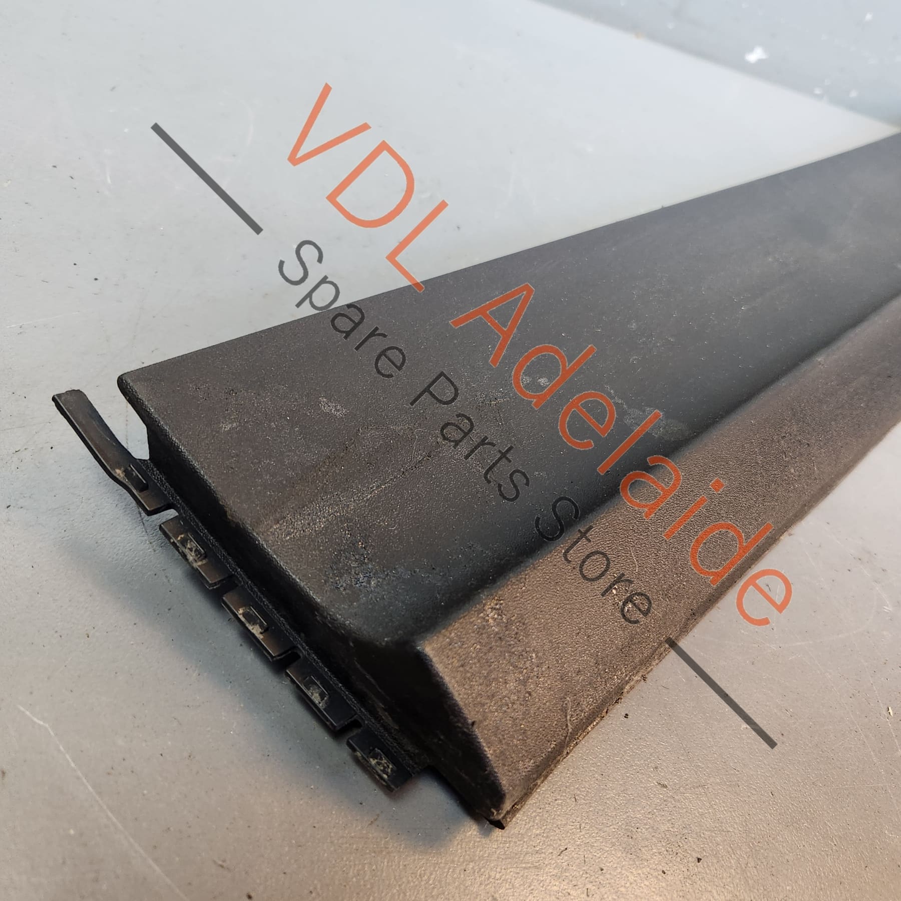 Porsche Cayenne E3 9Y Rear Left Door Exterior Molding Trim 9Y0839095Y - Image 5