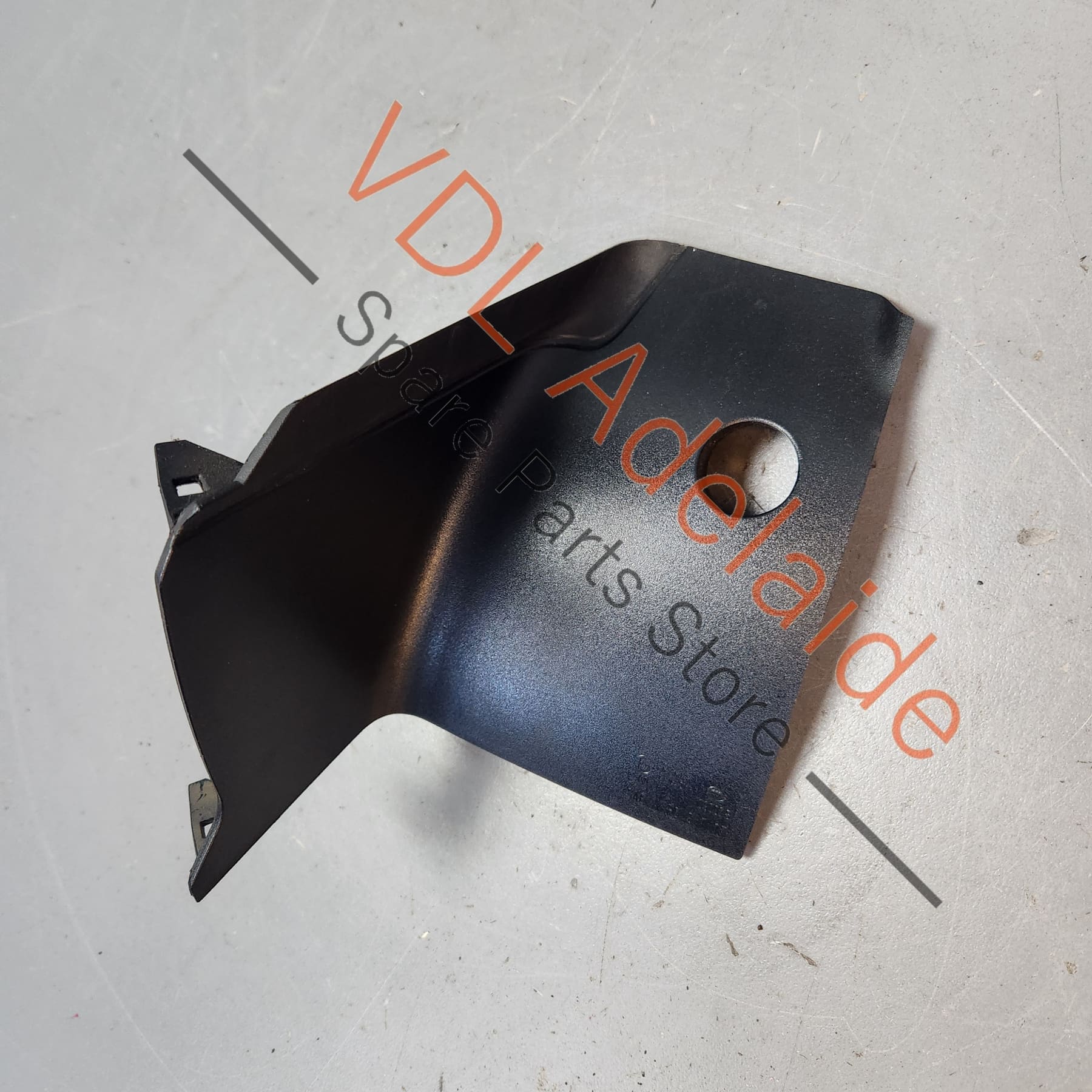 Porsche Cayenne E3 9Y Rear Left Tail Light Trim 9Y0945427B