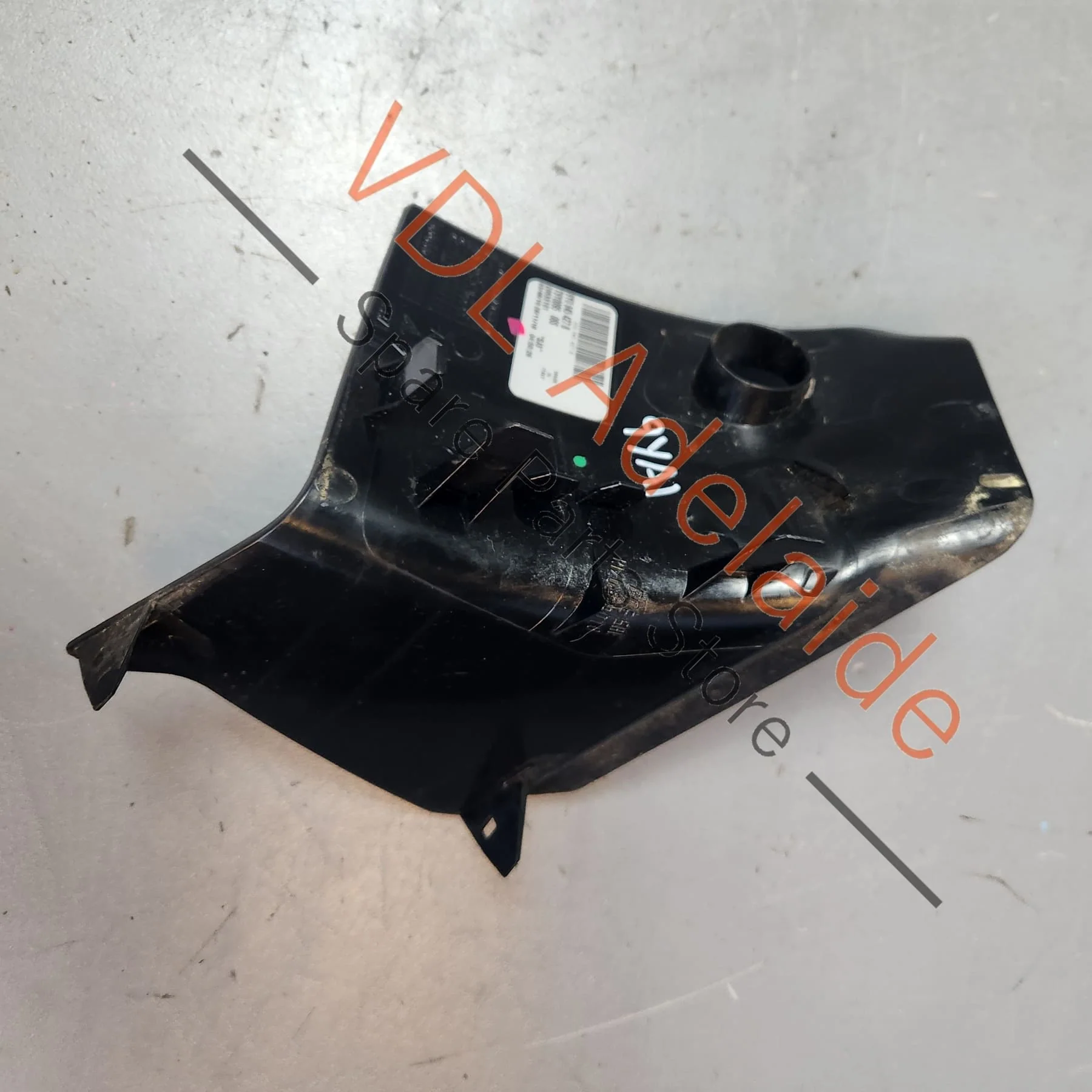 Porsche Cayenne E3 9Y Rear Left Tail Light Trim 9Y0945427B - Image 4
