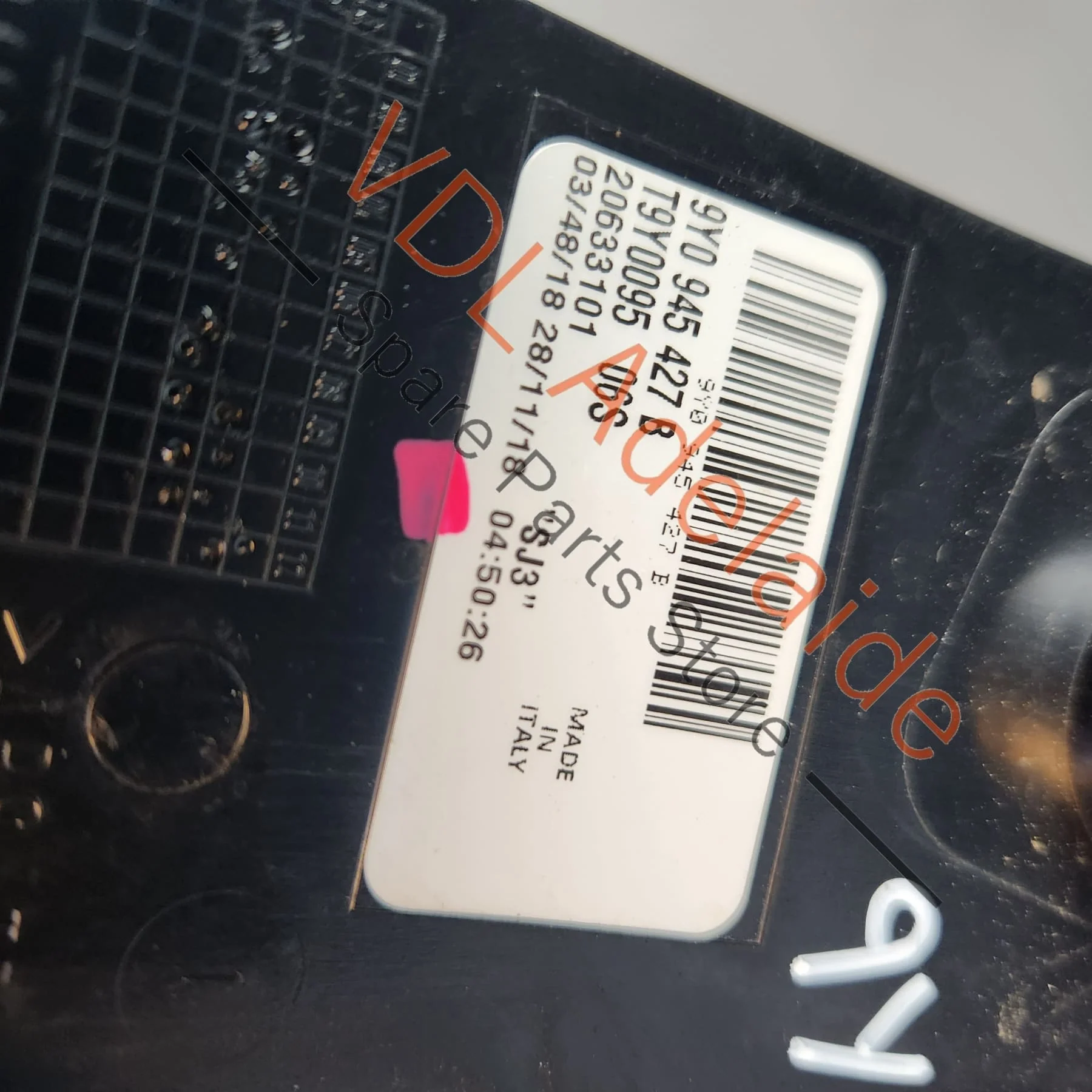 Porsche Cayenne E3 9Y Rear Left Tail Light Trim 9Y0945427B - Image 6