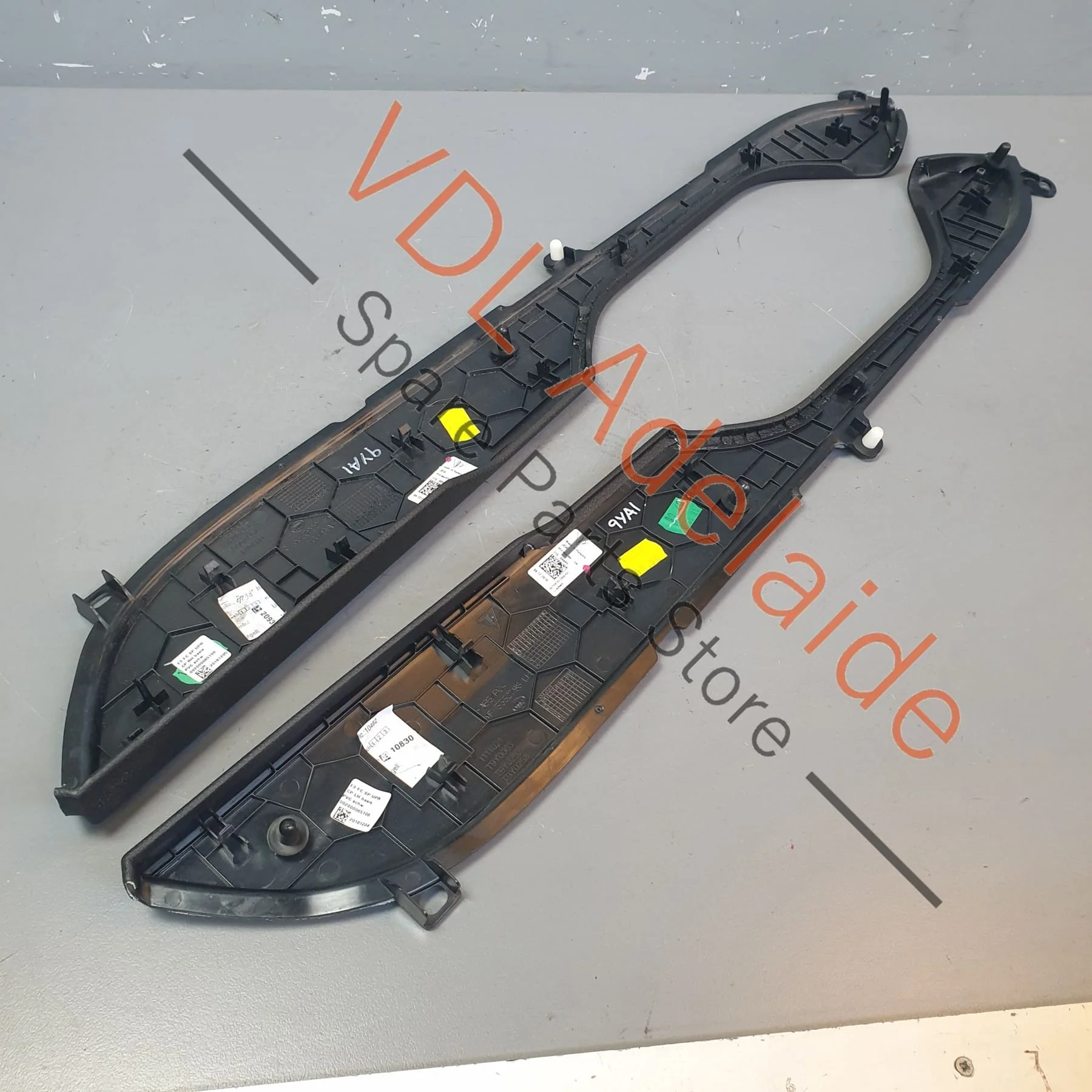 Porsche Cayenne E3 9Y Centre Console Leather Side Trim Pair 9Y0864069 9Y0864070 1D0 - Image 4