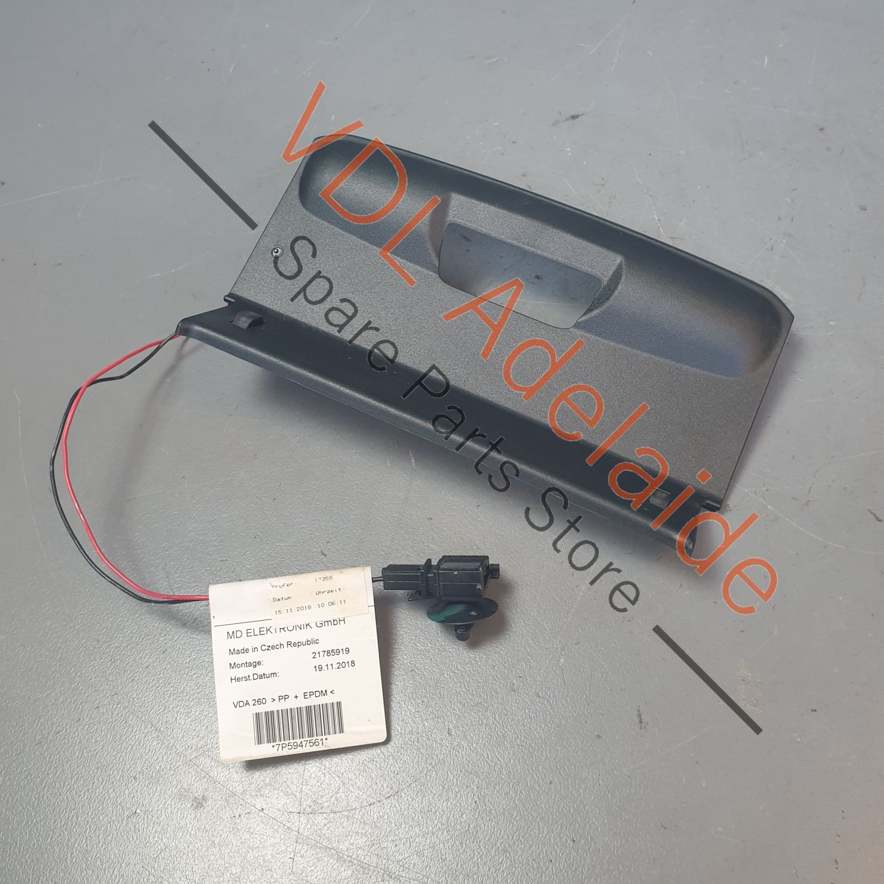 Porsche Cayenne E3 9Y Centre Console Armrest Trim 9Y0863475A 1E0