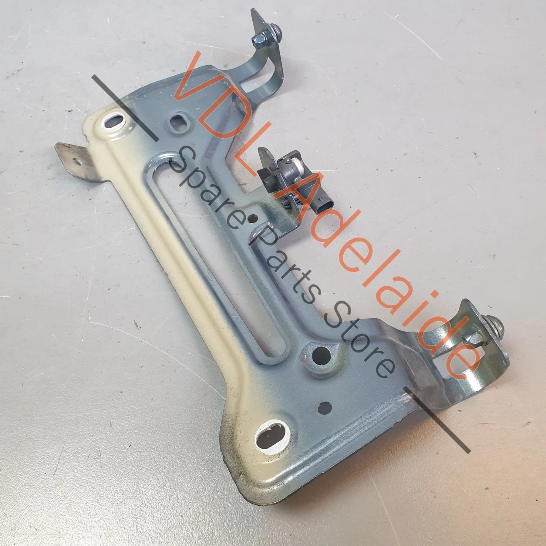 Posche Cayenne E3 9Y Front Left Fender Mudguard Mounting Bracket 9Y0821431 95882143100 - Image 7