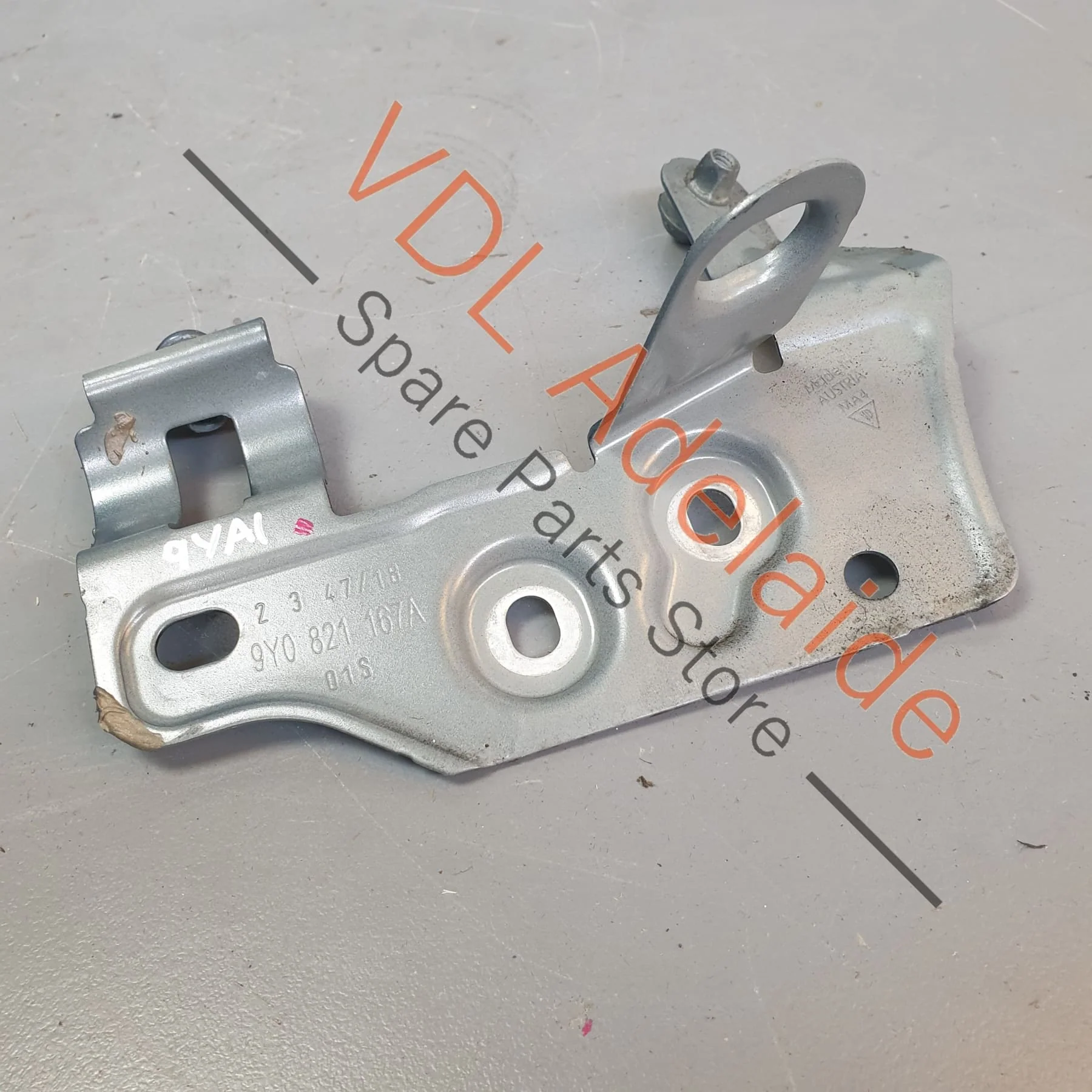 Posche Cayenne E3 9Y Front Left Fender Mudguard Rear Mounting Bracket 9Y0821167A 95882116701