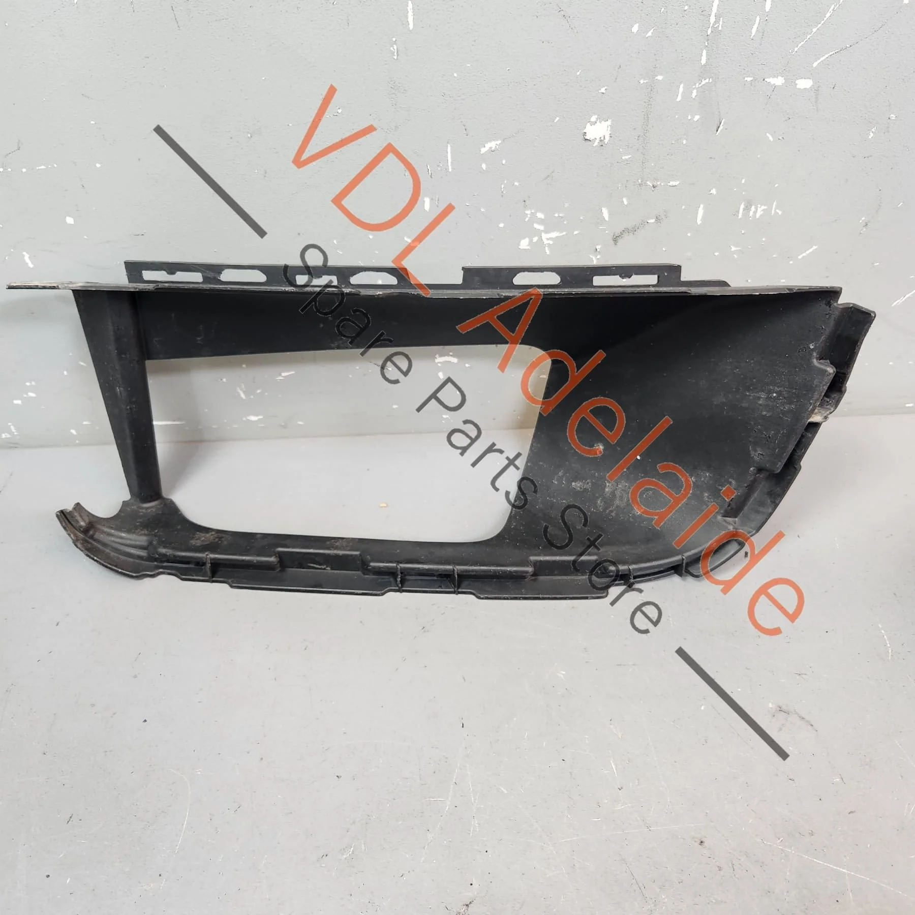 Porsche Cayenne E3 9Y Front Bumper Right Grille Air Guide 9Y0807162