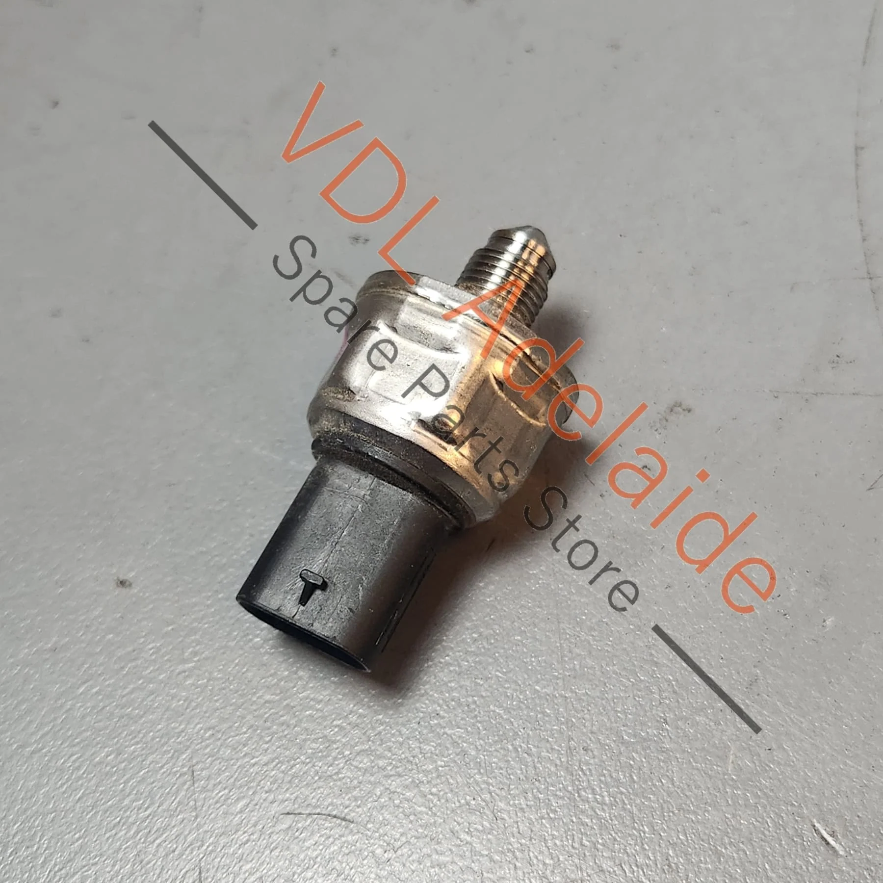 Genuine Porsche Audi Volkswagen Fuel Pressure Sensor 06M906054E - Image 2