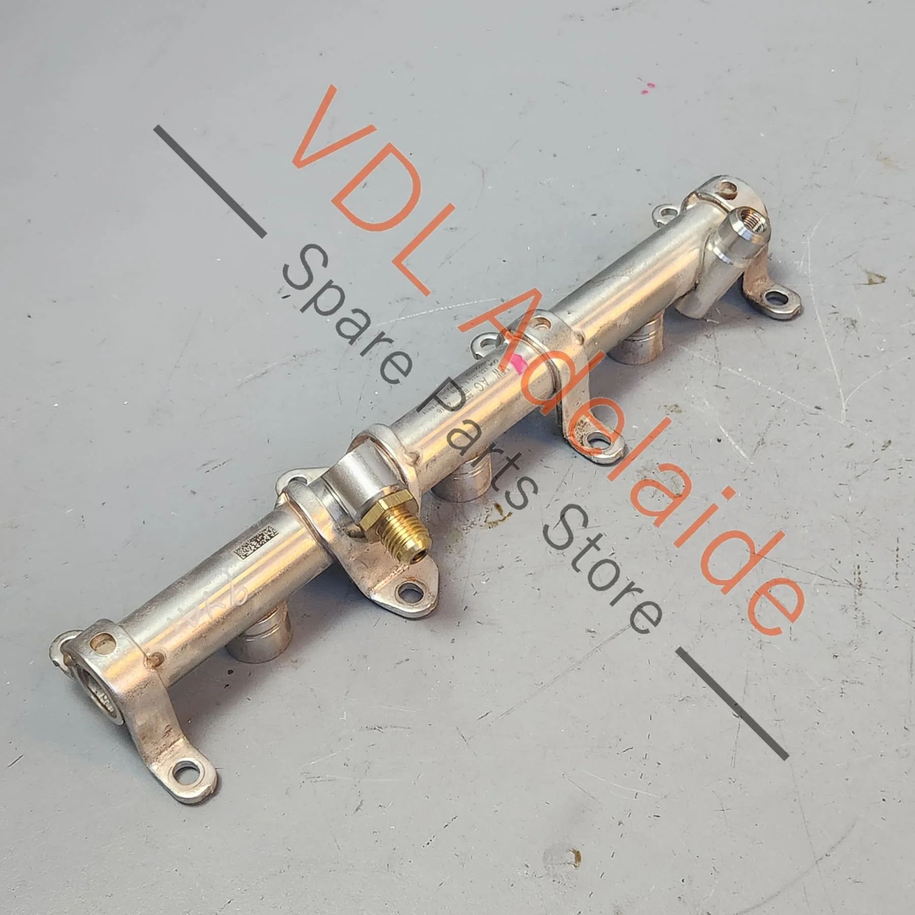 Audi RS5 Porsche Cayenne Fuel Rail Right 9A713331510 06M133316L