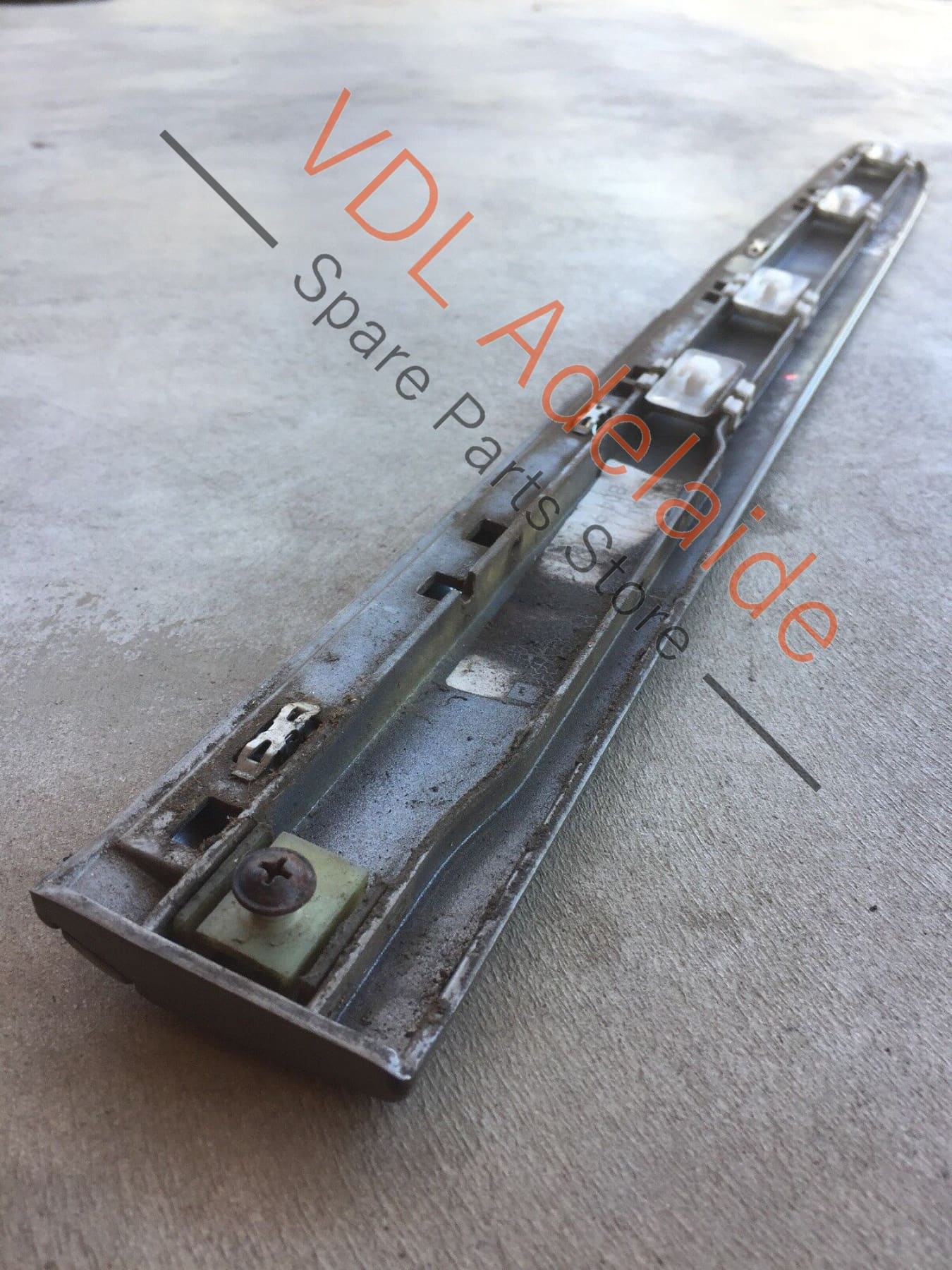 Mercedes W211 E-Class Door Moulding Right Rear Cubanite Silver A2116901462 SLE - Image 3
