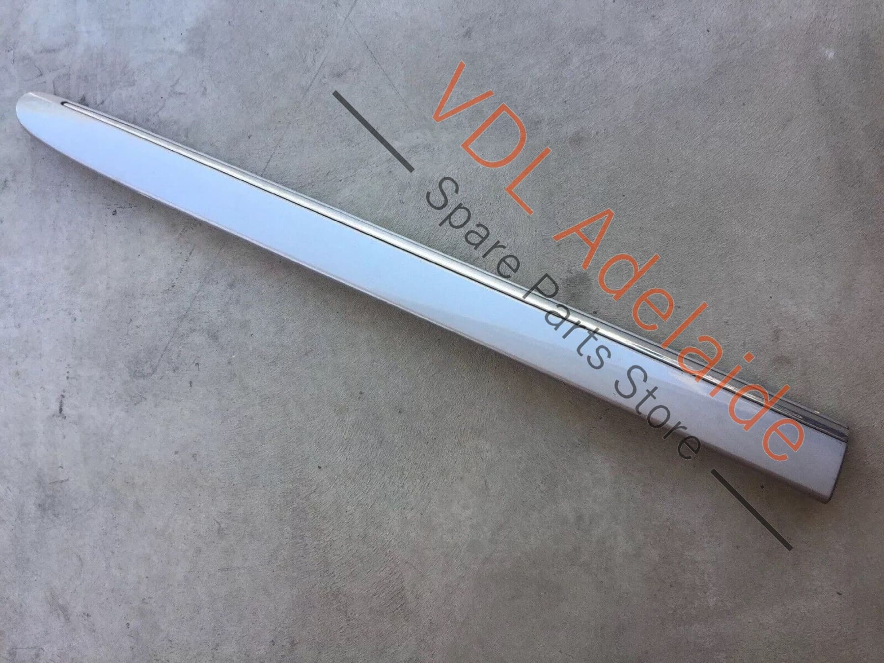Mercedes W211 E-Class Door Moulding Right Rear Cubanite Silver A2116901462 SLE - Image 4