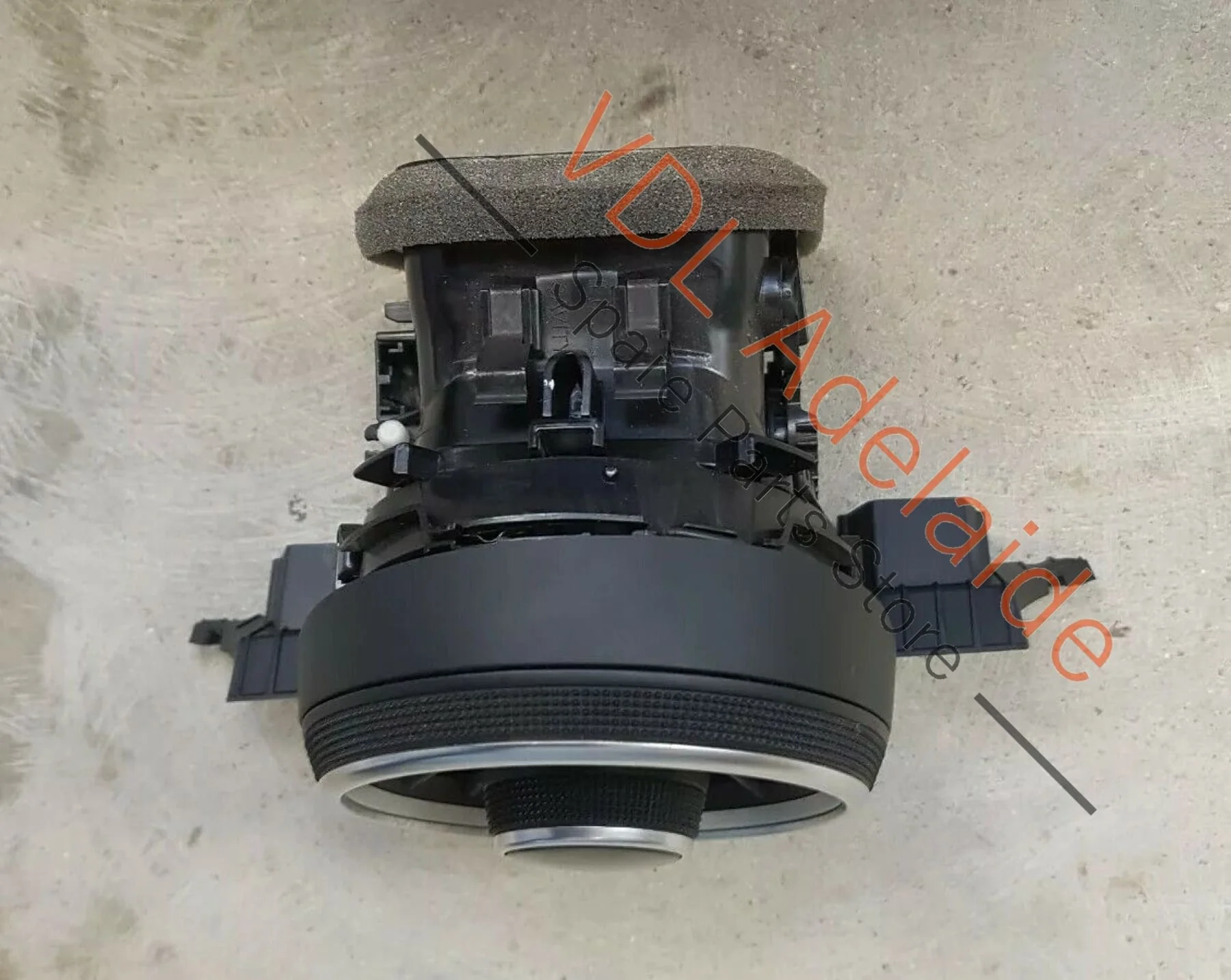 Audi TT TTS Mk3 8S FV3 Centre Middle Dash Air Vent Gloss 8S2820903 for RHD - Image 7