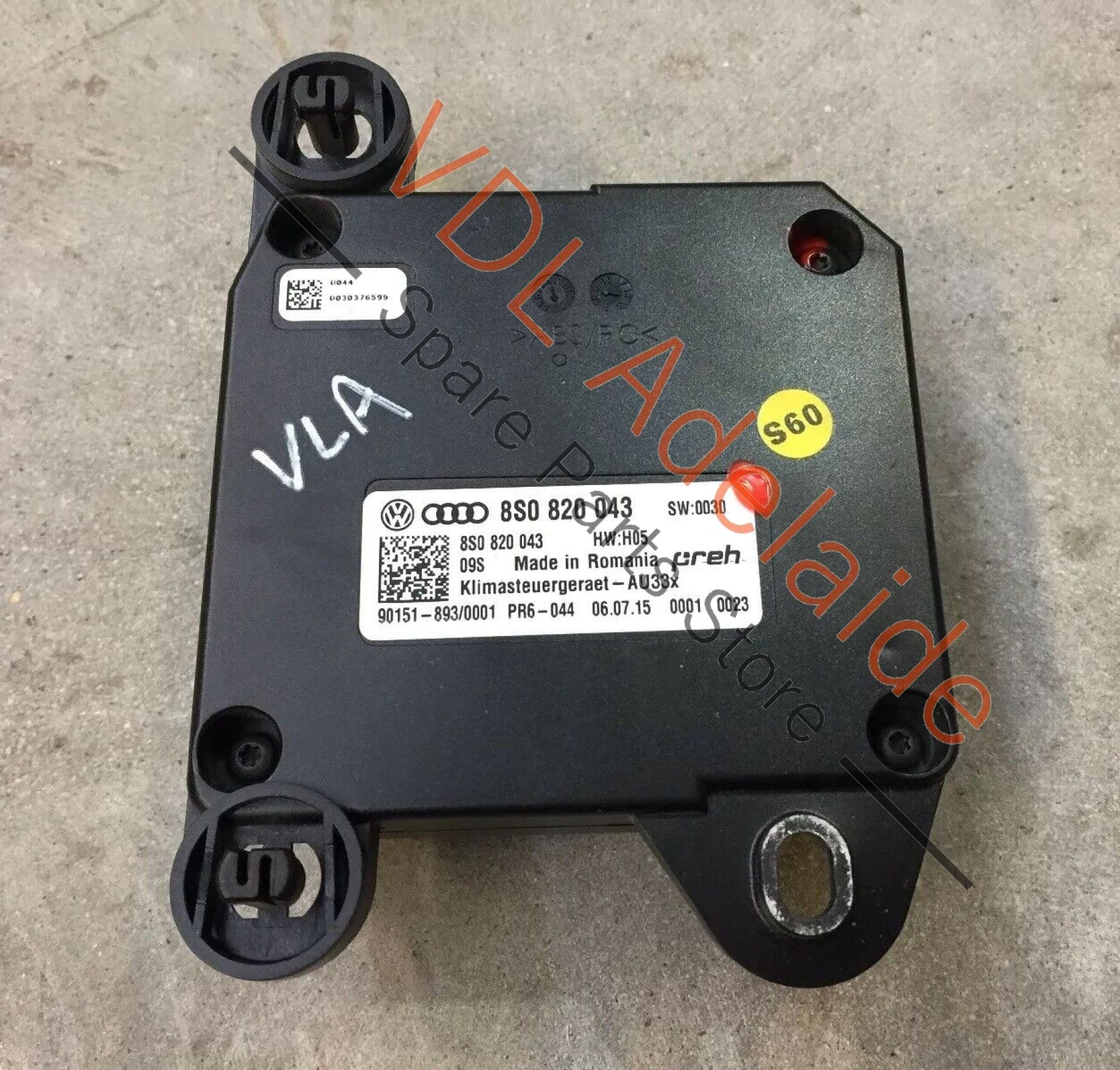 Audi TT Mk3 8S FV3 Climate Aircon Air Heat Switch Control Module 8S0820043