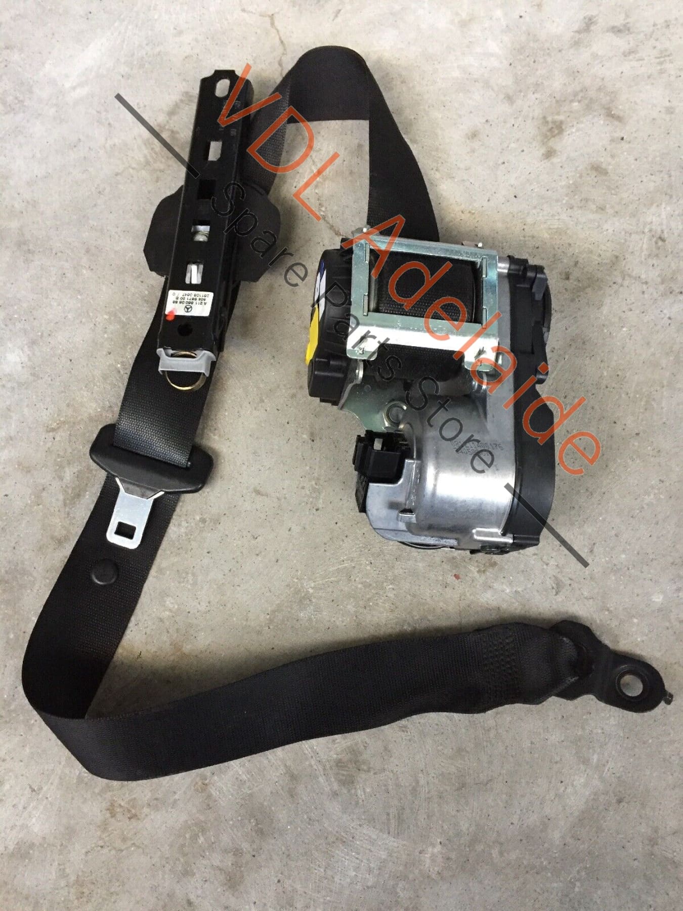 Mercedes Benz W164 ML-Class Front Right Seatbelt Seat Belt A2518601086