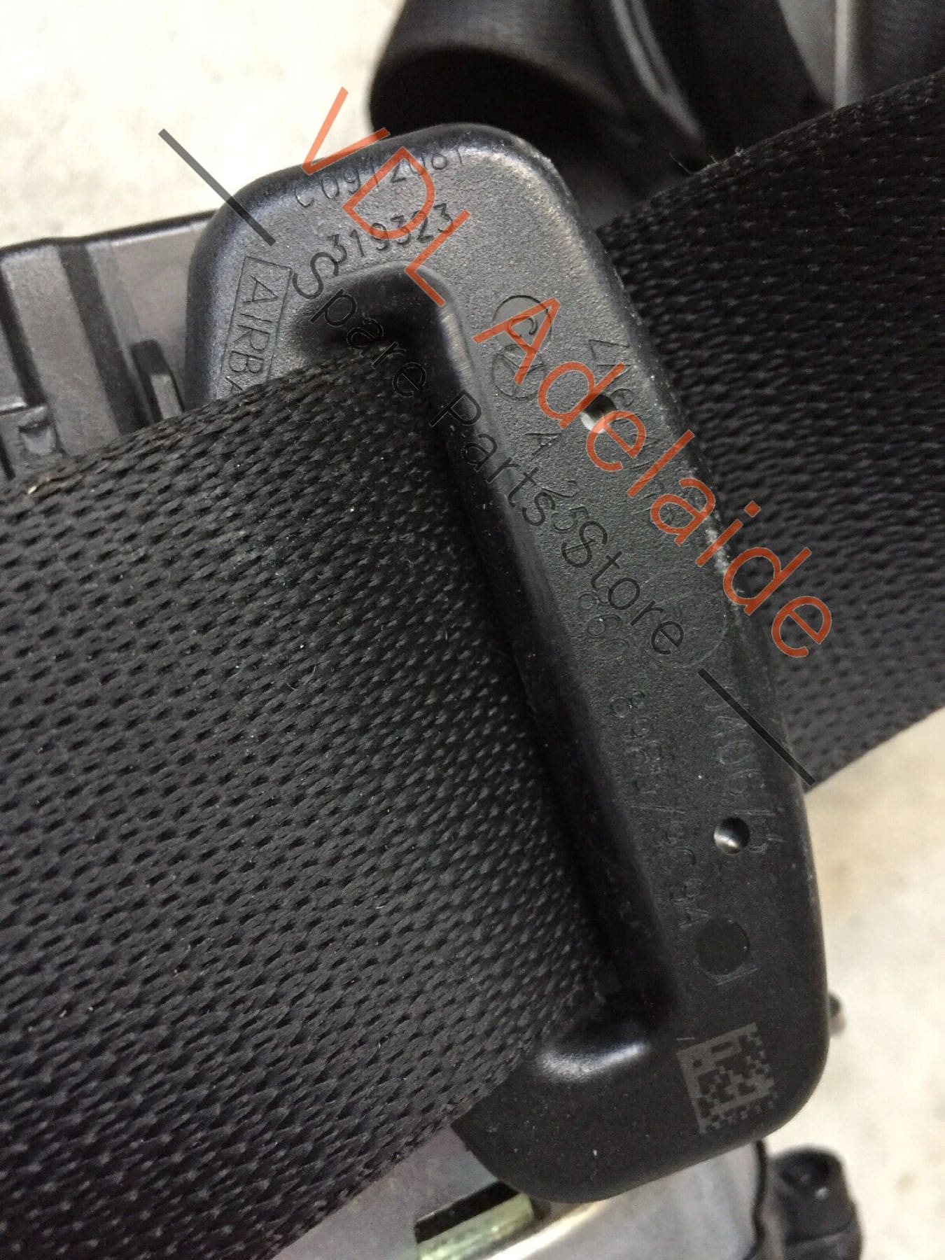Mercedes Benz W164 ML-Class Front Left Seatbelt Seat Belt A2518608985 - Image 4