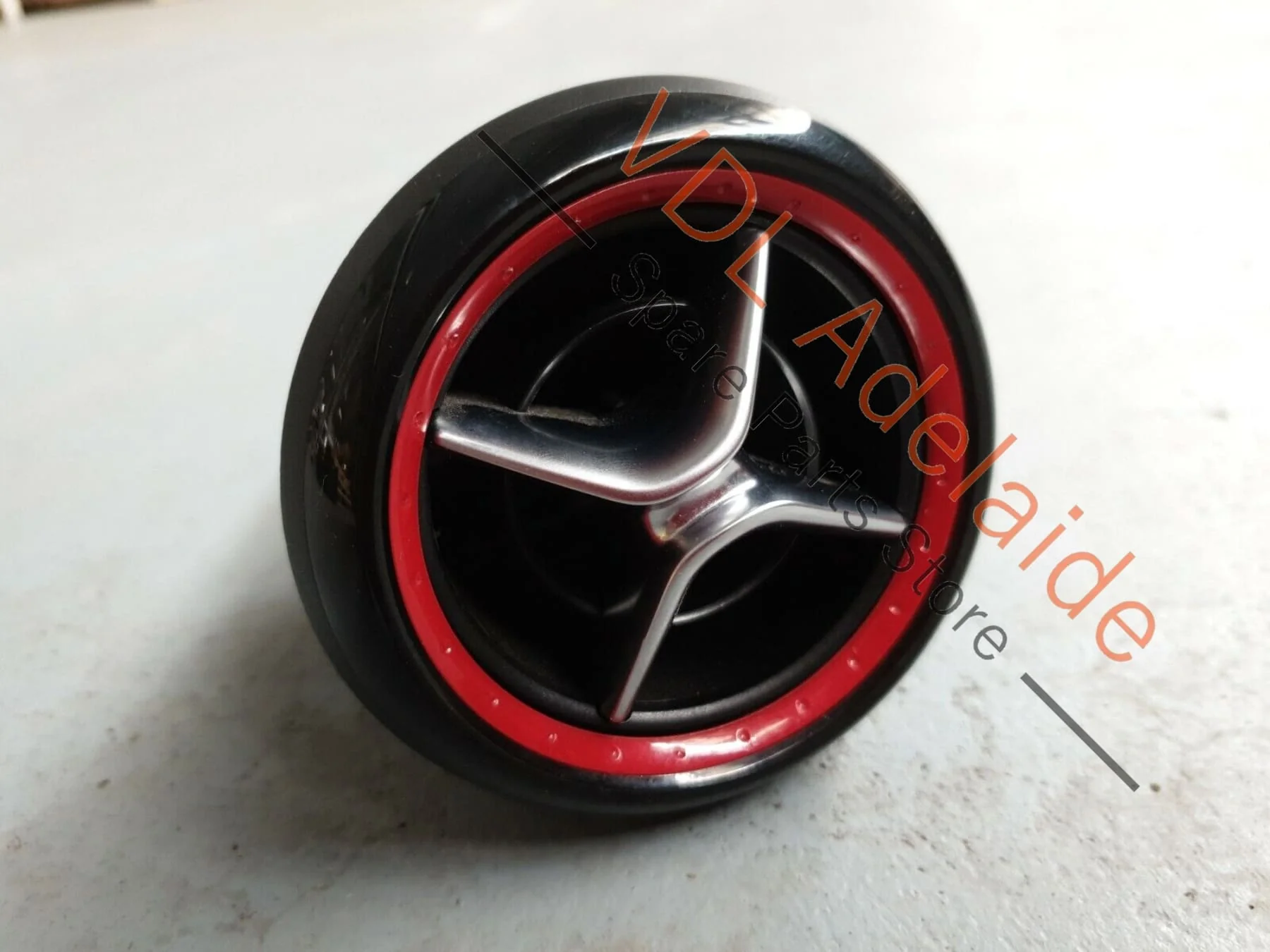 Mercedes C117 CLA45 AMG OEM Dash Air Vent A1768300954 WHA1 - Image 4
