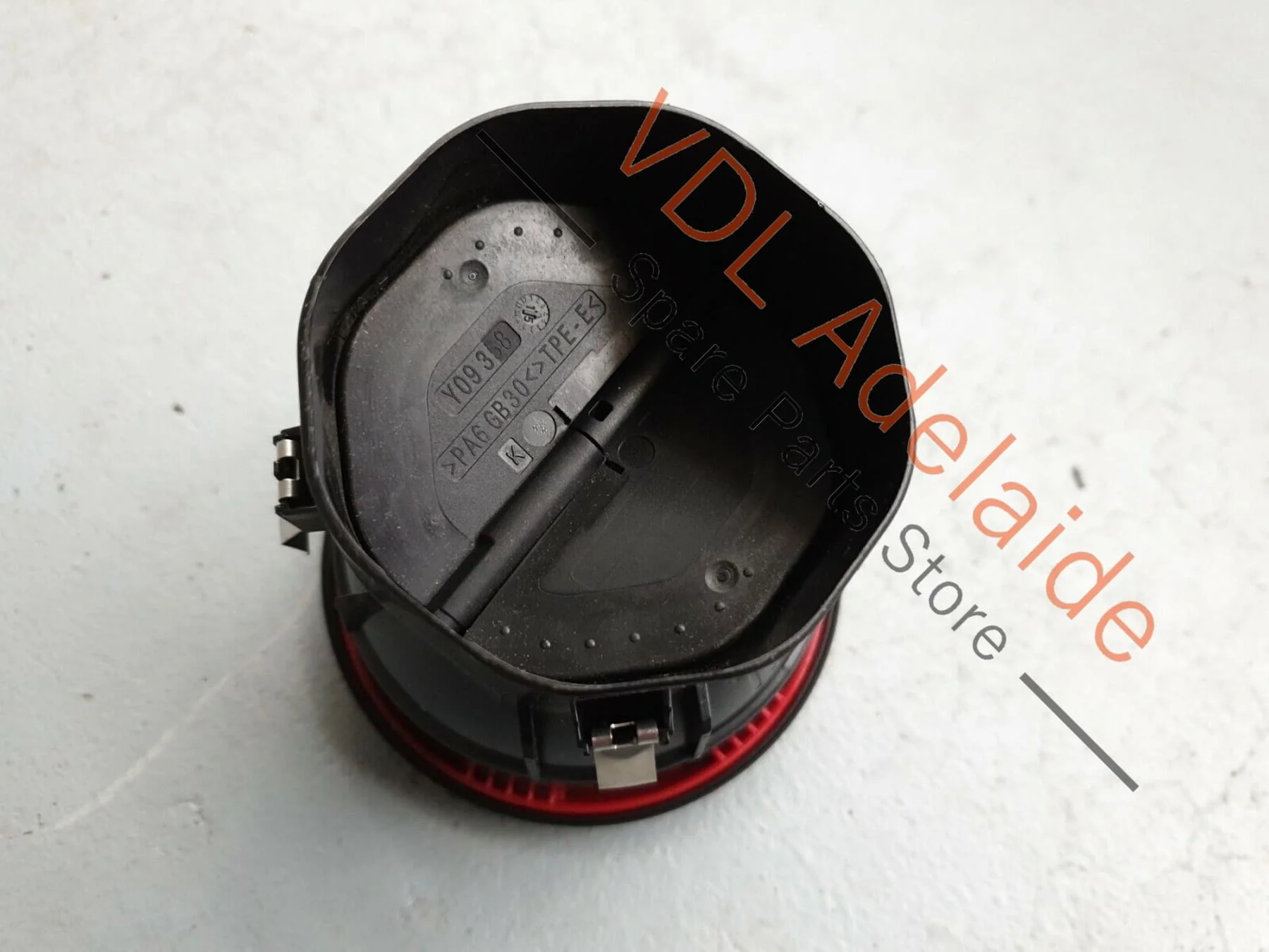 Mercedes C117 CLA45 AMG OEM Dash Air Vent A1768300954 WHA1 - Image 8