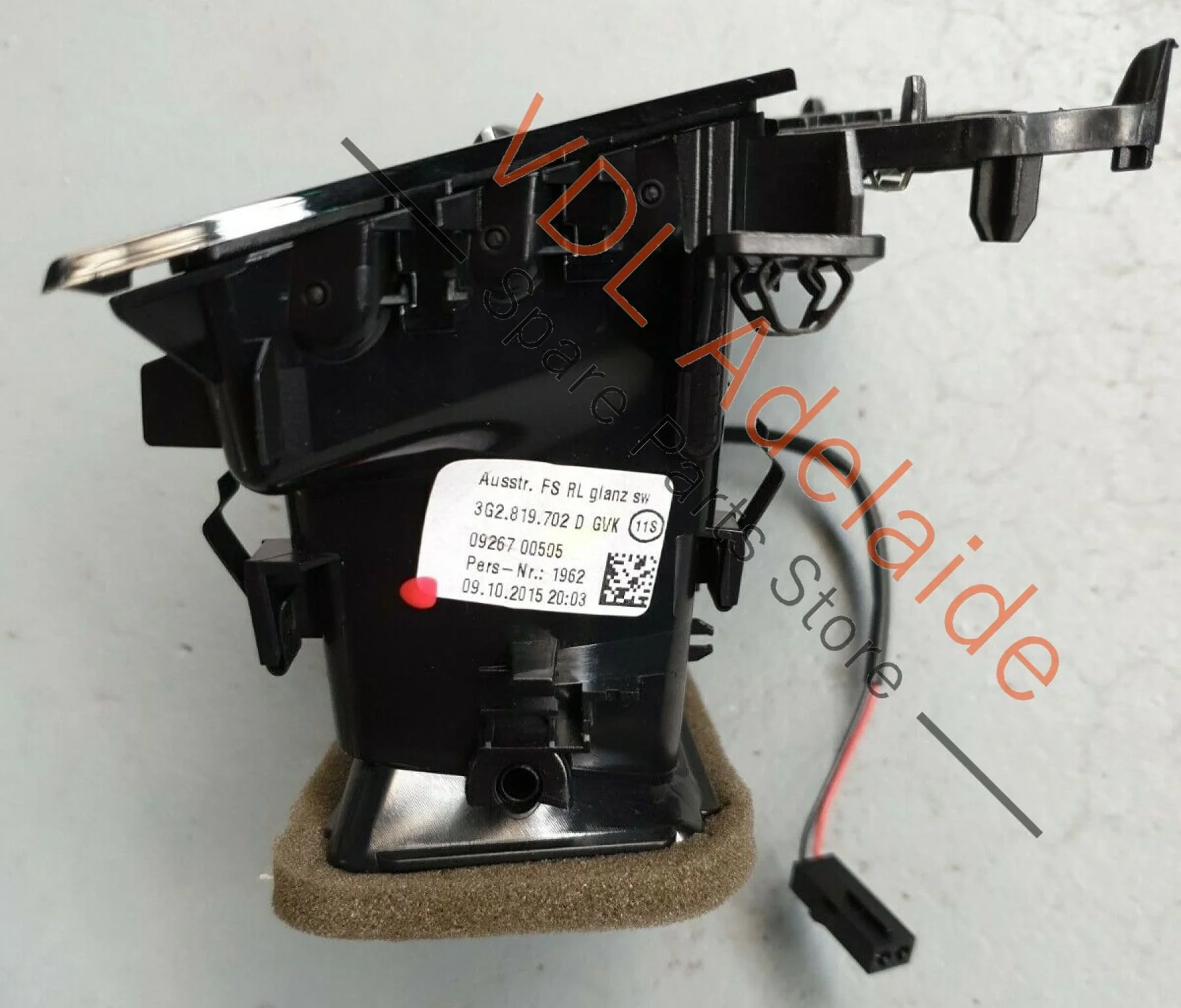 VW Passat Alltrack B8 3G Variant Right Side Dash Air Vent 3G2819702D PAT2 - Image 2