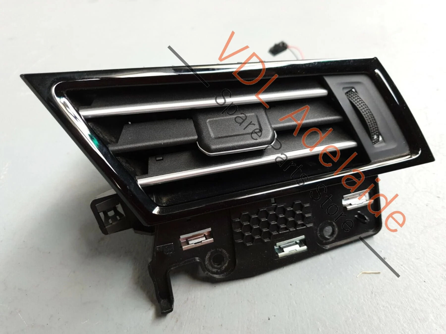VW Passat Alltrack B8 3G Variant Right Side Dash Air Vent 3G2819702D PAT2 - Image 5