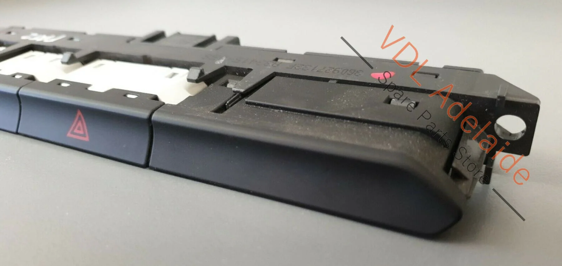 VW Passat Alltrack B8 3G PDC Park Assist Hazard Light Switch 3G0927132F - Image 3